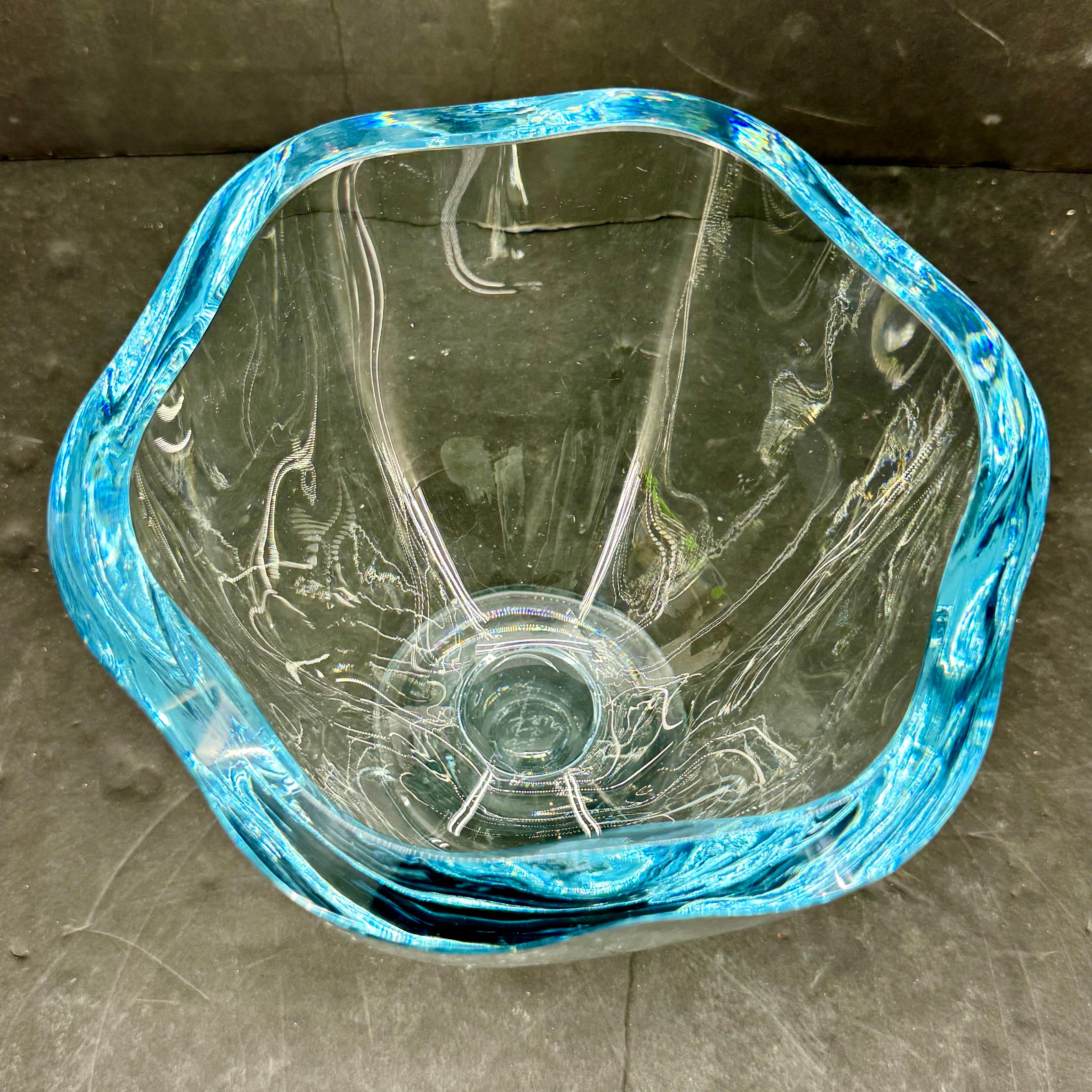 Fatto a mano Vaso in vetro firmato Asta Stromberg per Strombergshyttan, Svezia in vendita