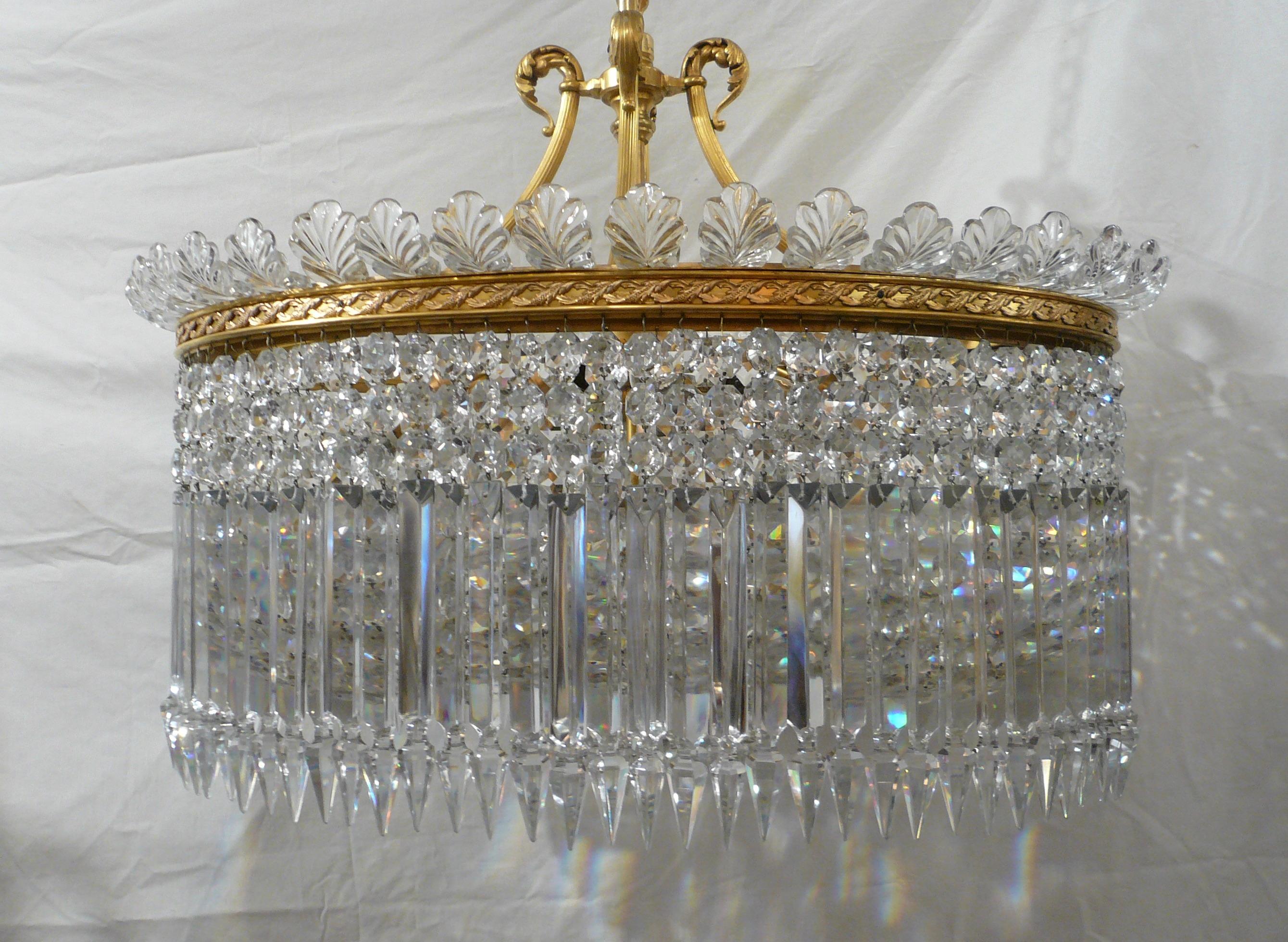 Ovaler Baccarat Crinoline-Kronleuchter aus vergoldeter Bronze und Kristall, signiert im Angebot 6