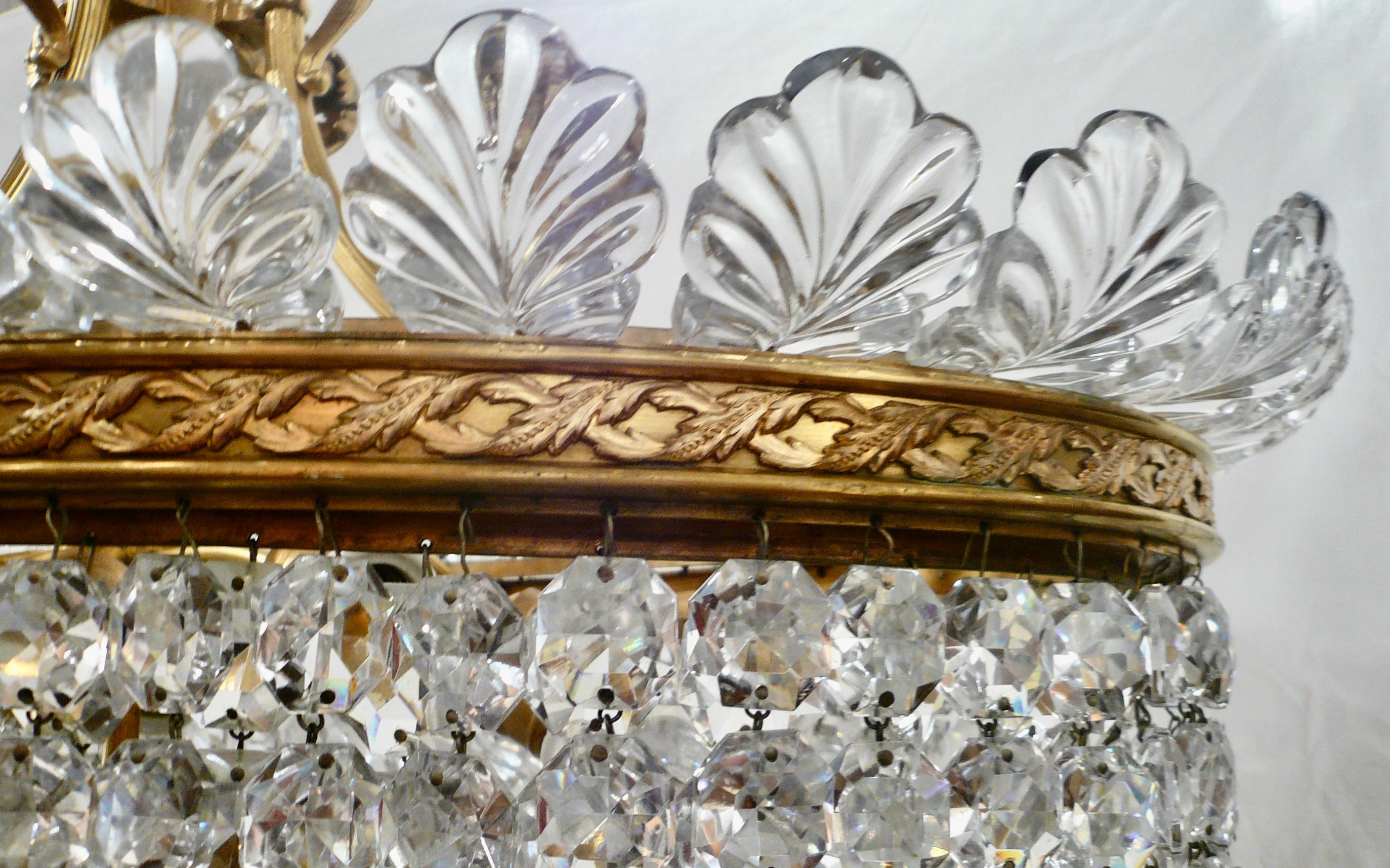Ovaler Baccarat Crinoline-Kronleuchter aus vergoldeter Bronze und Kristall, signiert im Angebot 2