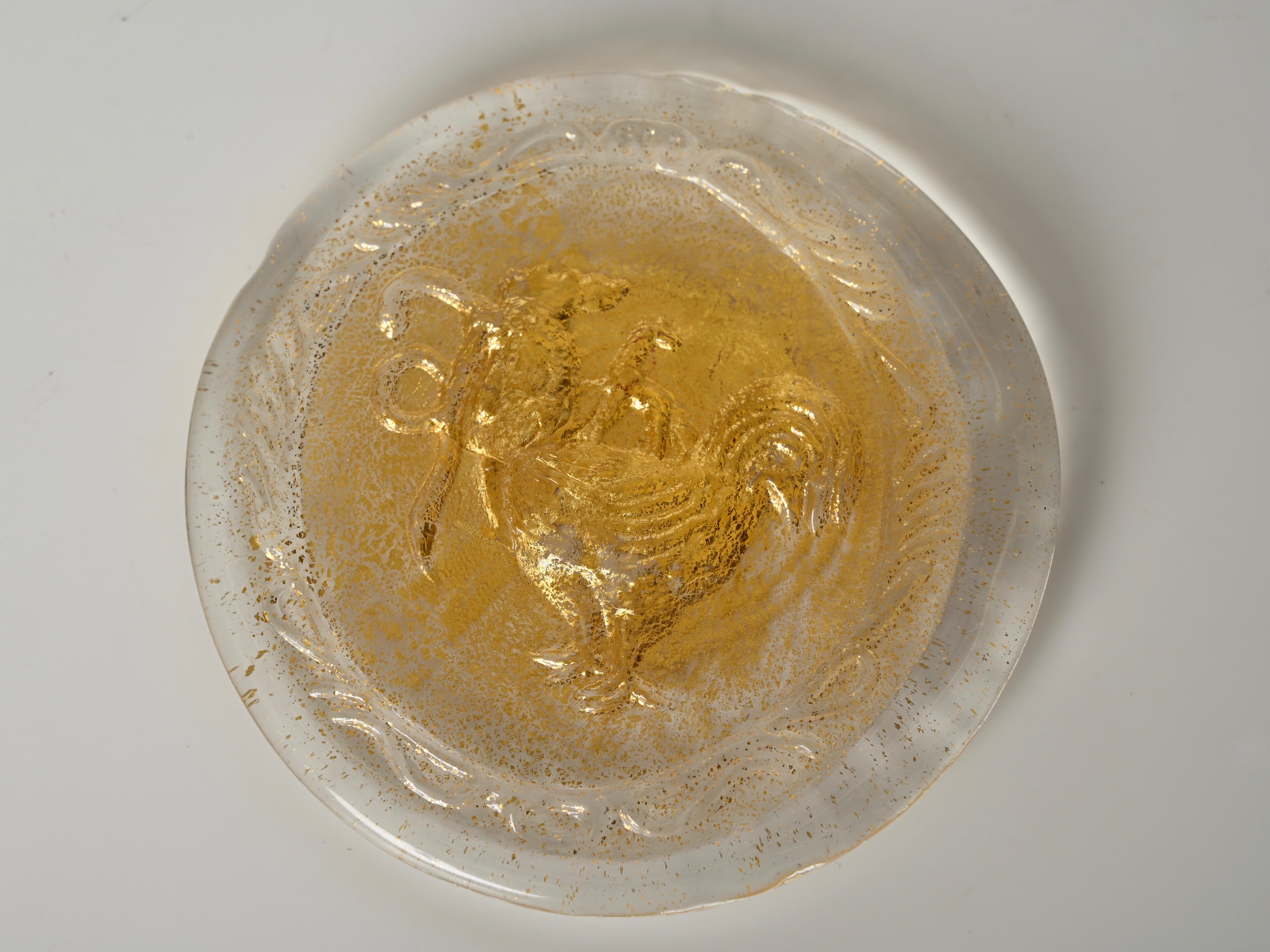 Or Presse-papier en forme de verre en cristal doré de Murano signé Barovier&Toso, Italie années 1950 en vente