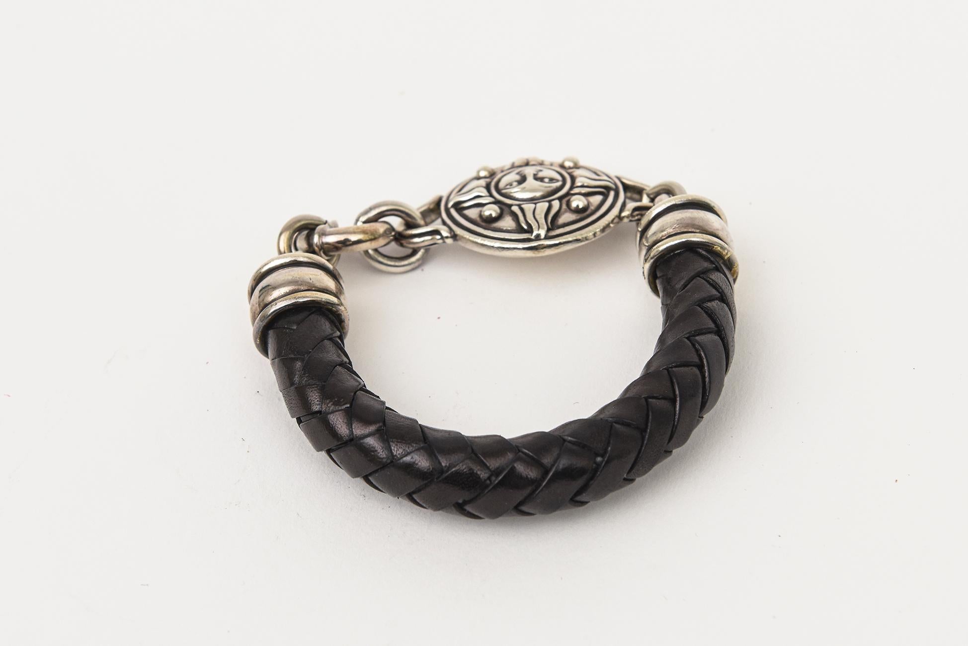 what does barry's bracelet say