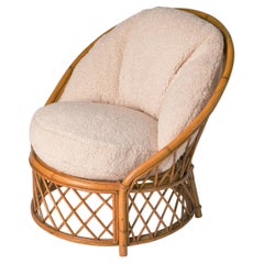 Bergre-Rattanstuhl von Audoux Minnet mit Creme Cremefarbene Boucl-Kissen, Frankreich