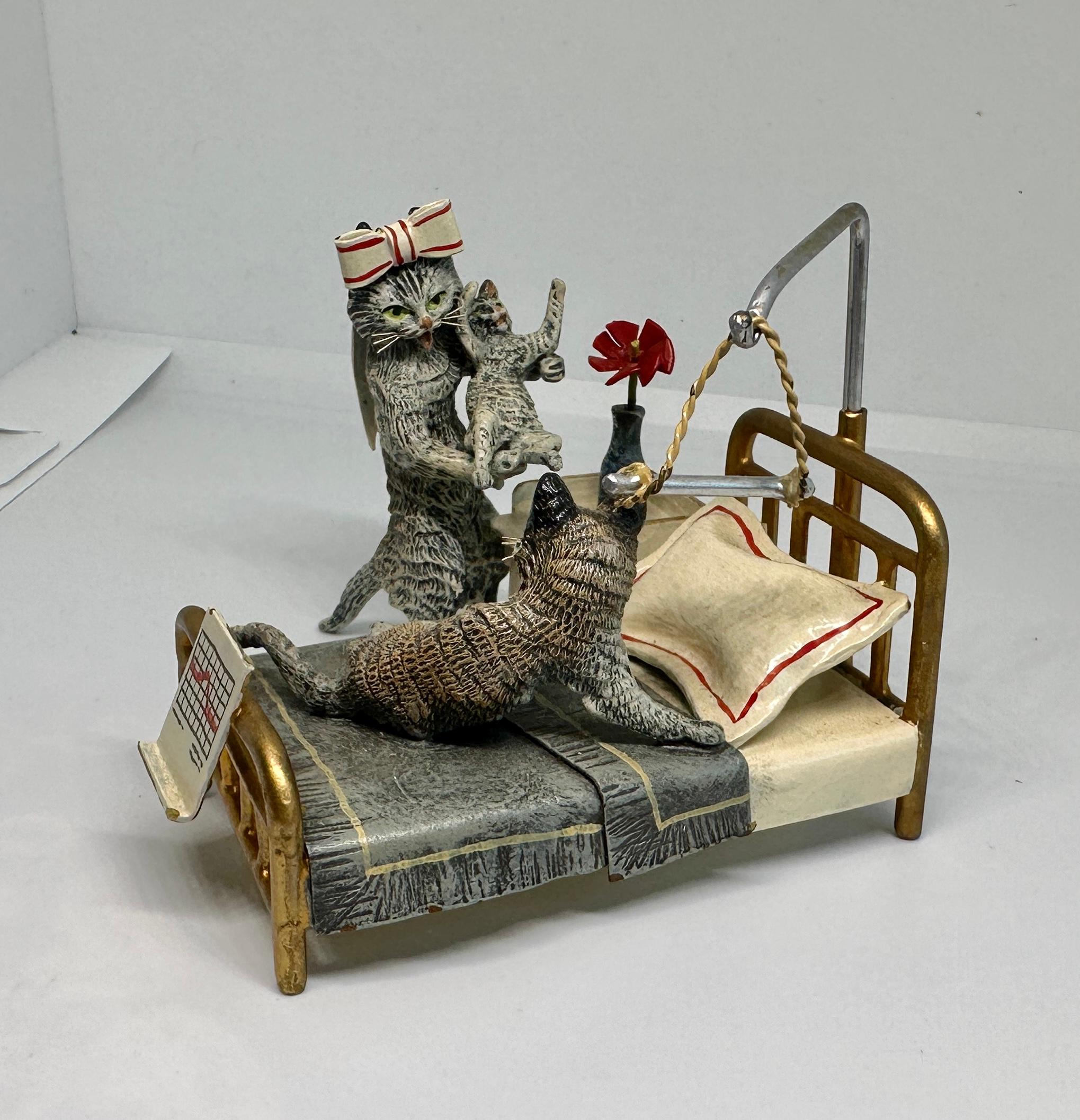 Signierte Bergmann Katze Krankenschwester liefert neugeborenes Kätzchen Seltene österreichische Vienna Bronze im Angebot 5