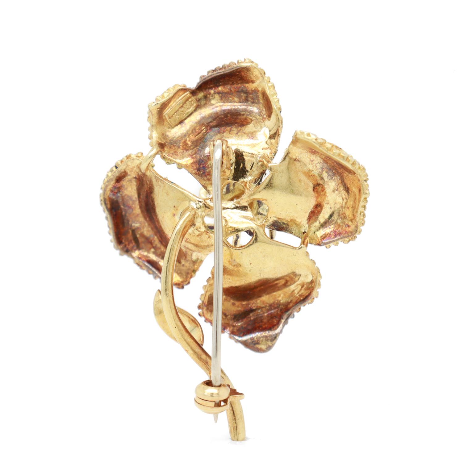 Signed Birks Mid-Century Modern 18K Yellow Gold, Enamel, & Diamond Flower Brooch For Sale 1