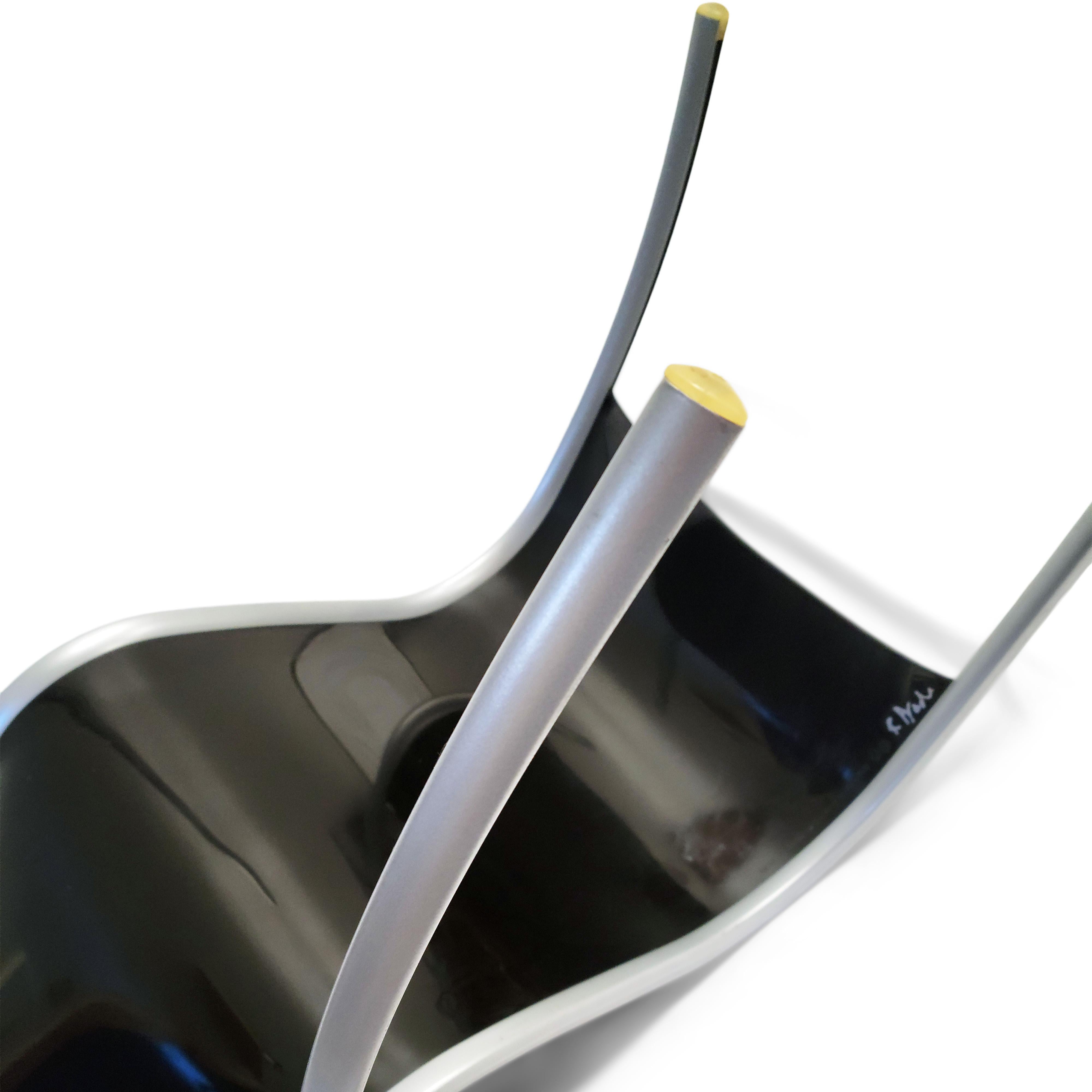 Schwarzer FPE-Stuhl von Ron Arad für Kartell, signiert im Angebot 1