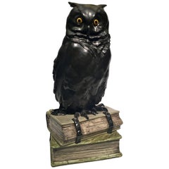 Lechuza negra FIRMADA sobre libros Porcelana Art Nouveau USA, circa 1900