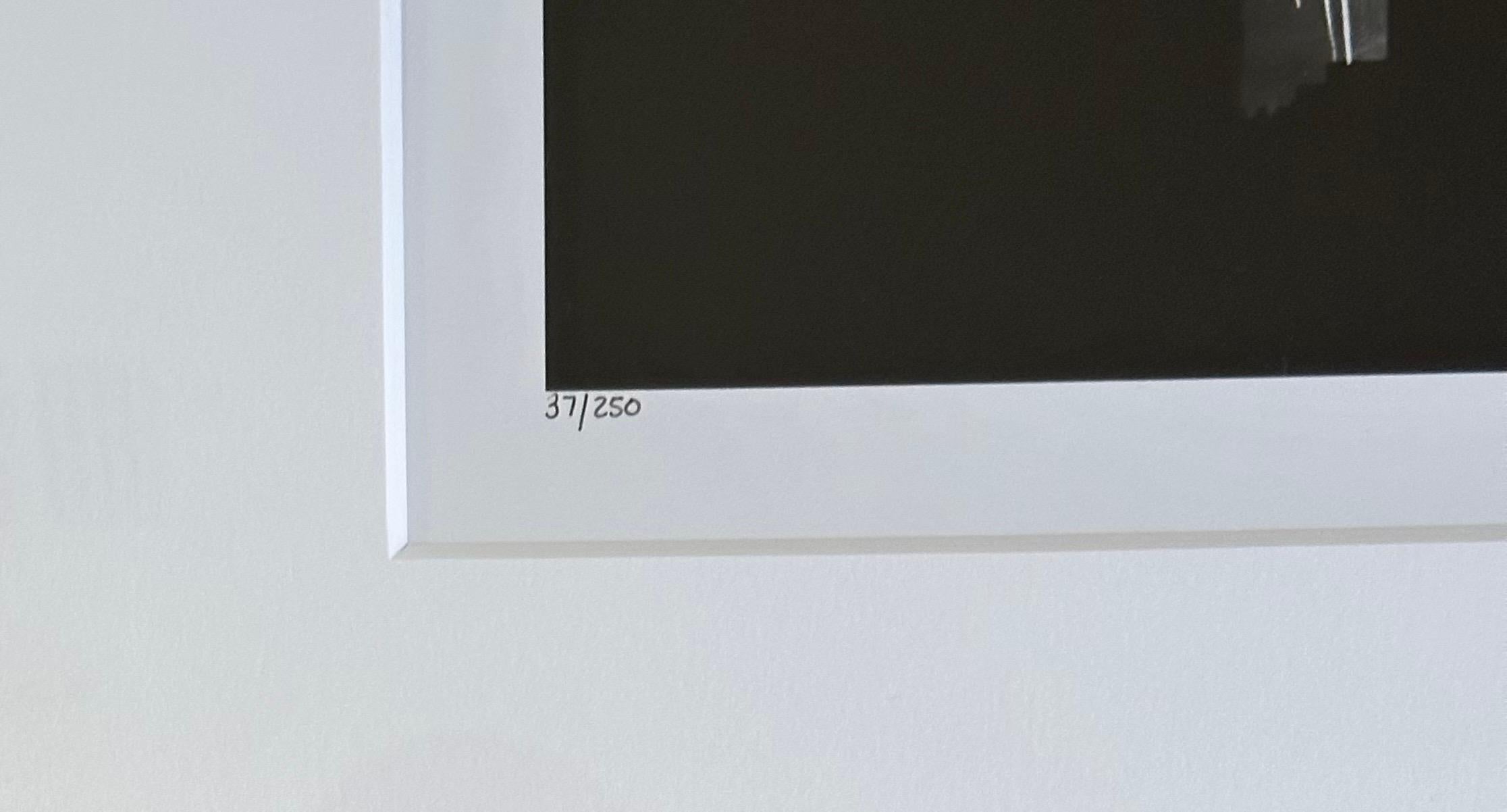 Signierte Schwarz-Weiß-Fotografie 