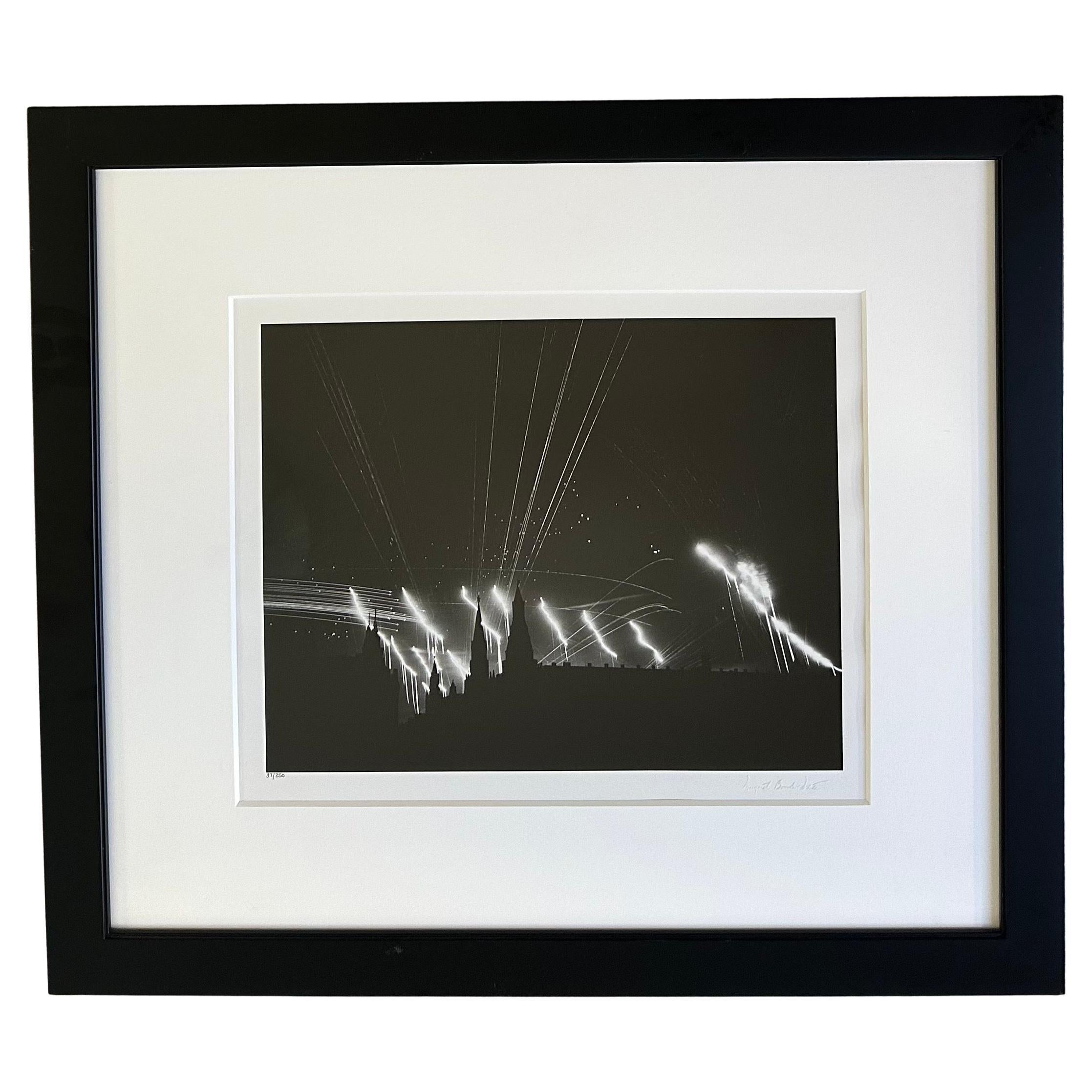 Eine signierte Schwarz-Weiß-Gelatine-Silberdruckfotografie einer 