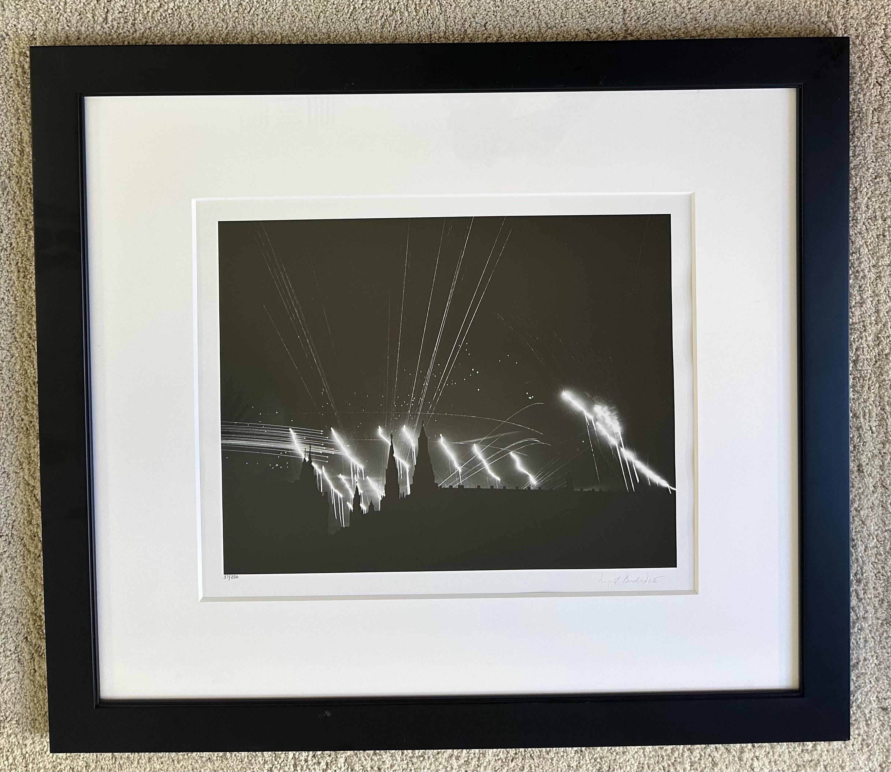 Signierte Schwarz-Weiß-Fotografie 