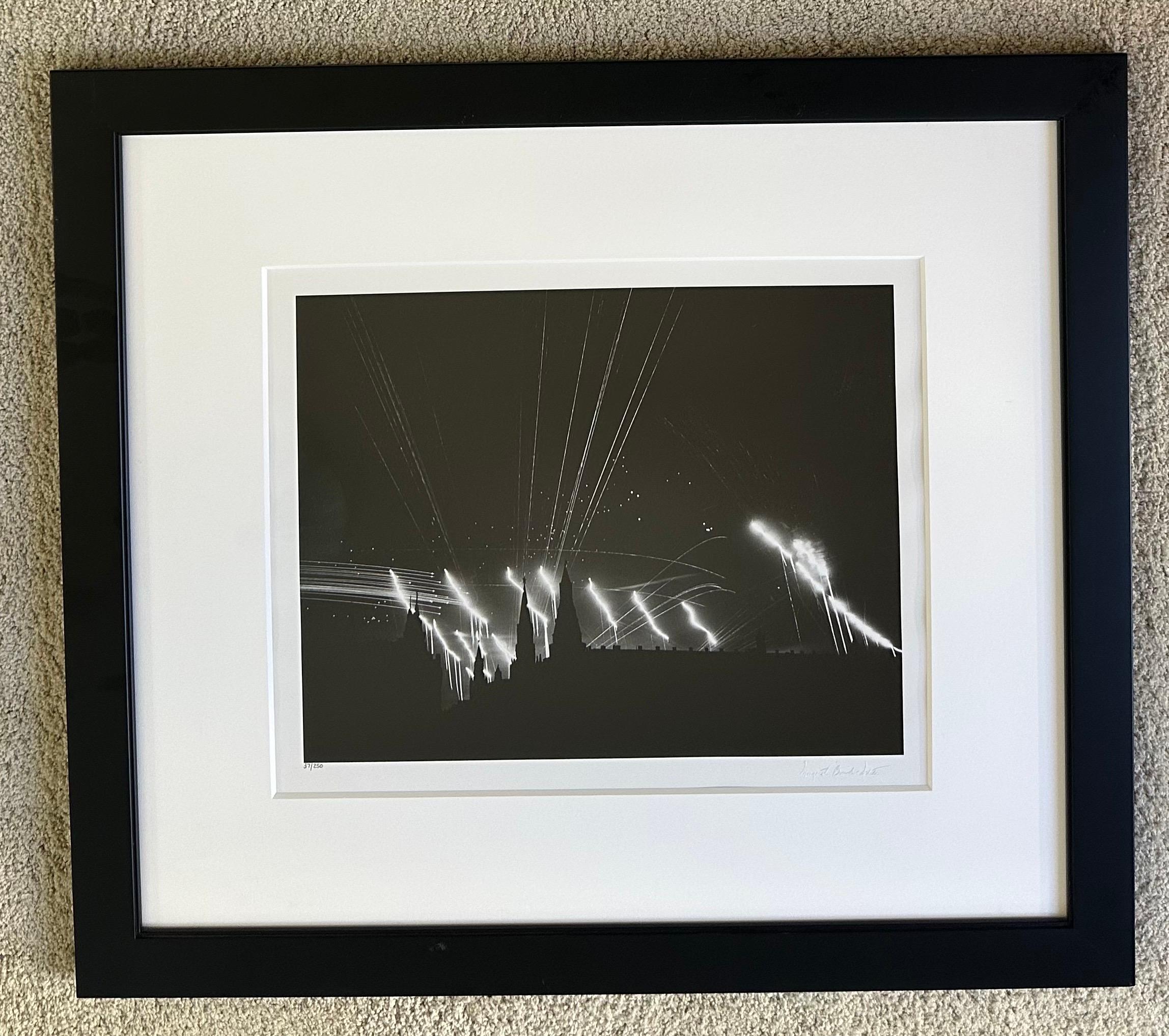 Signierte Schwarz-Weiß-Fotografie 