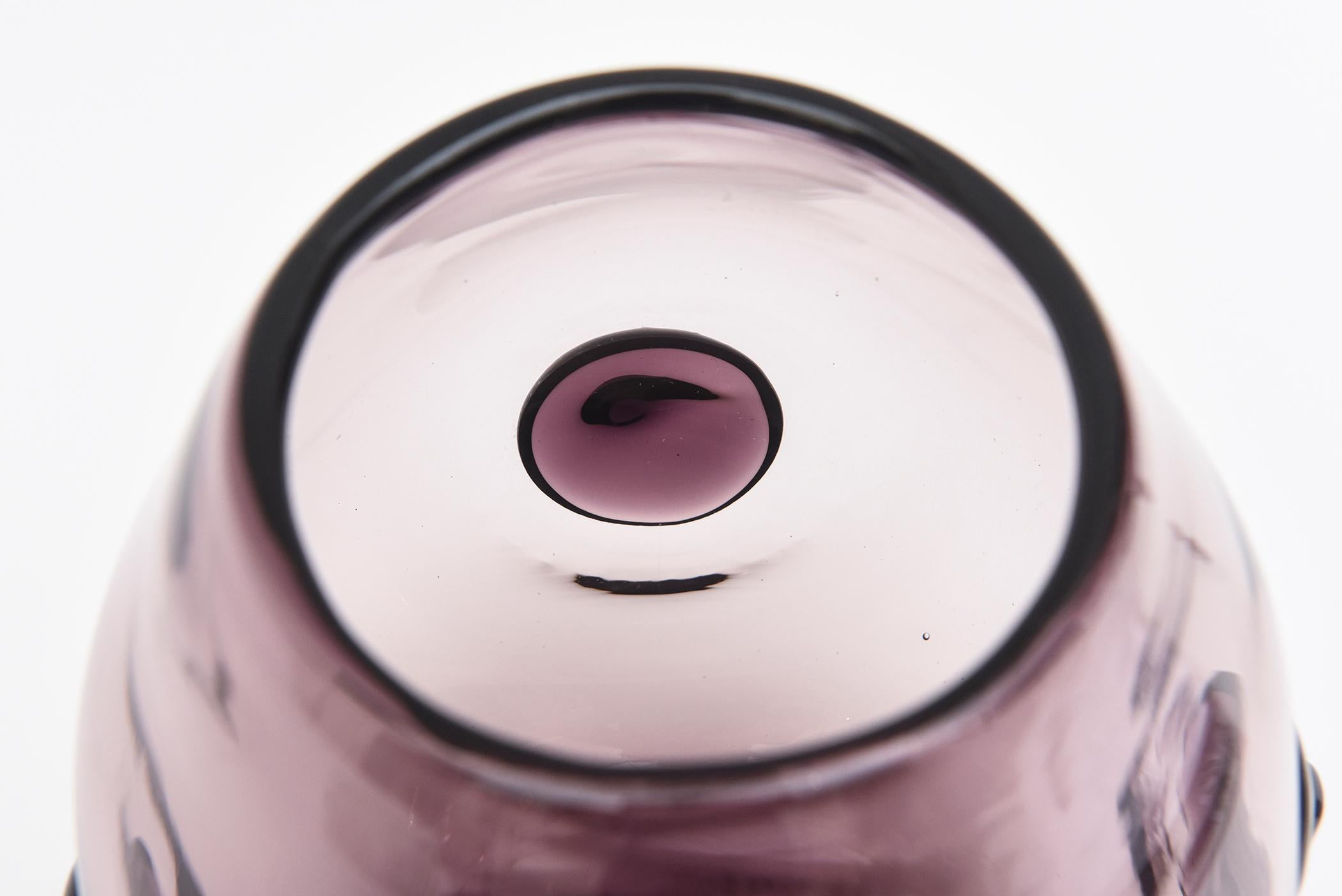 Milieu du XXe siècle Wayne Husted for Blenko Vintage Rare Purple Glass Vase with Nipple Protrusions en vente
