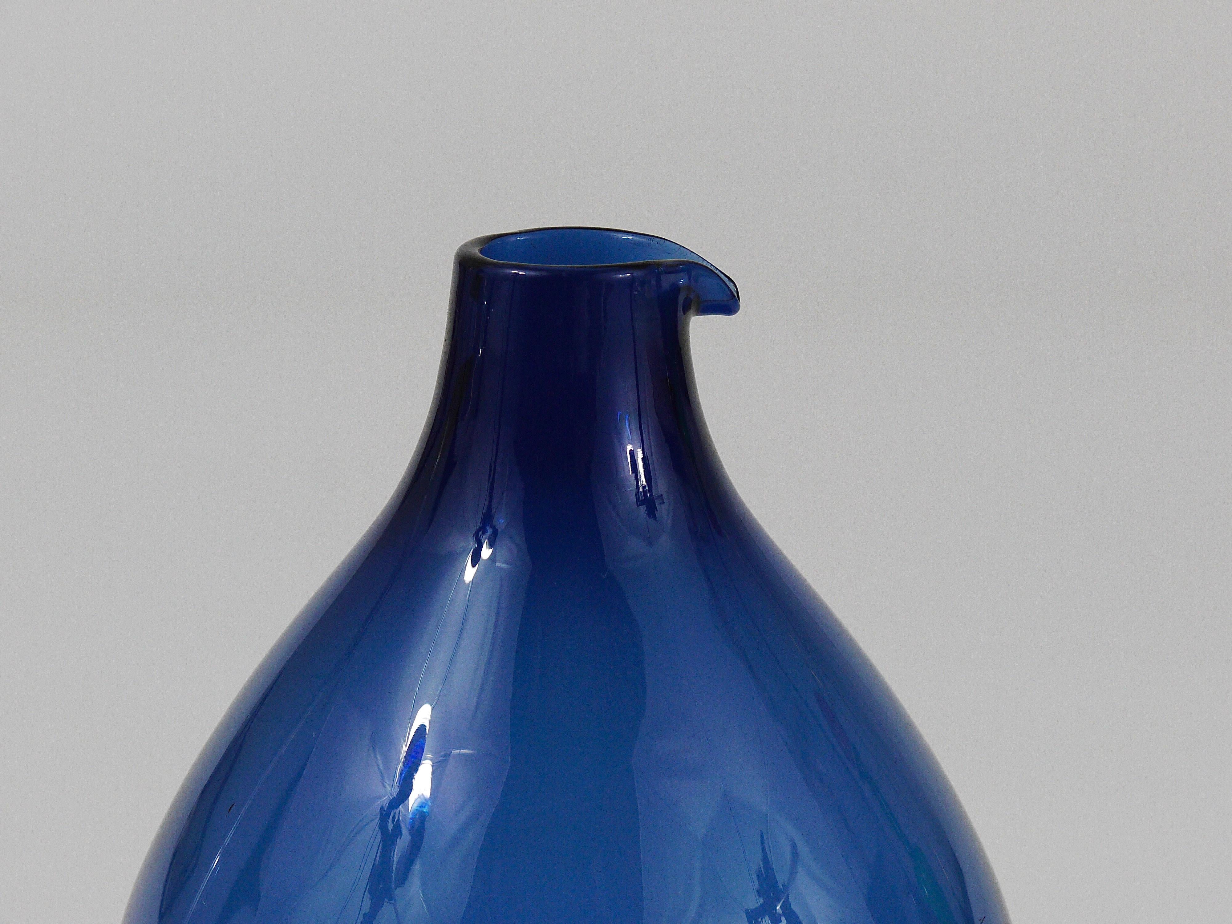 Signed Blue Timo Sarpaneva Pullo Bird Bottle Glass Vase, Iittala, Finland, 1950s For Sale 5