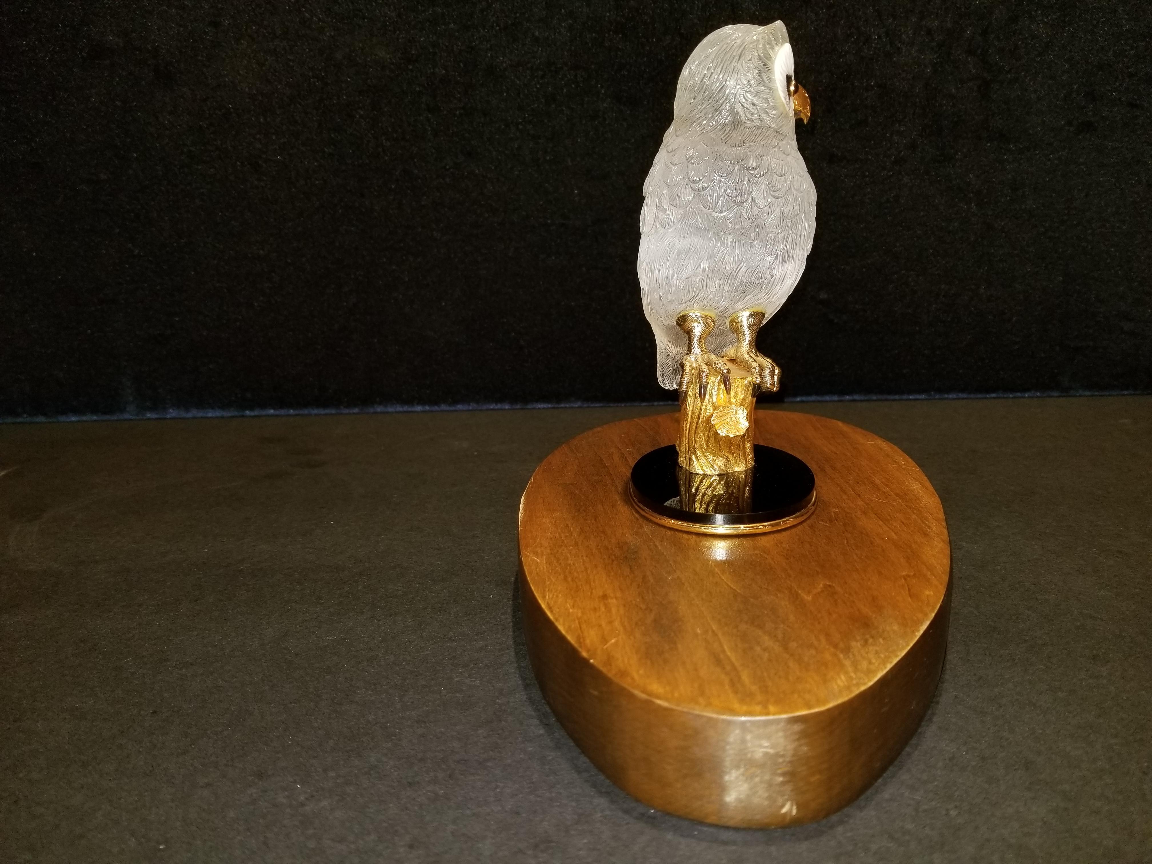 Signed Boucheron Rock Crystal and 18k Gold Owl Statue with Gold and Onyx Eyes In Excellent Condition In New York, NY