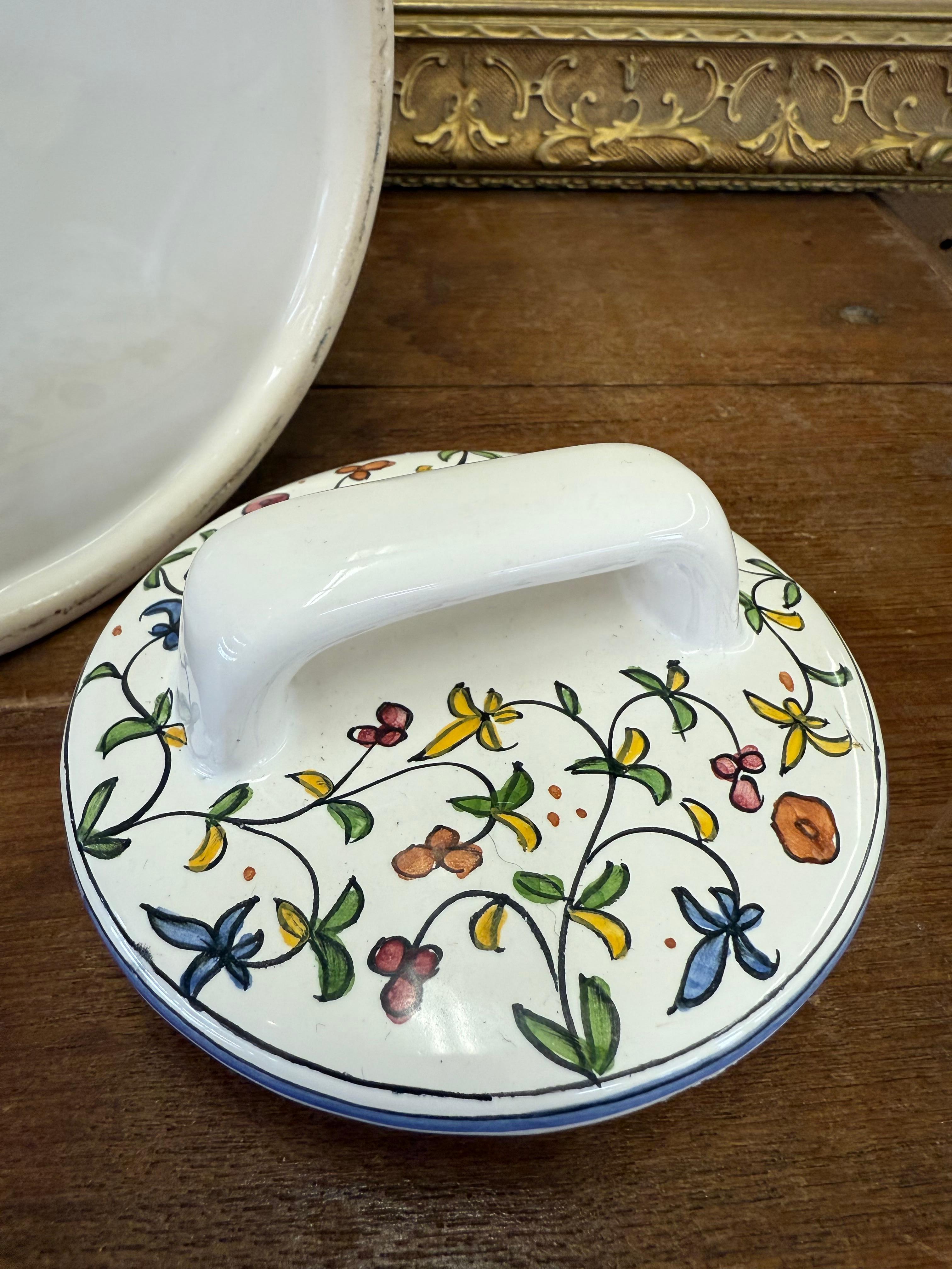 vaso floreale in ceramica d'epoca firmato brasiliano in stile popolare in vendita 2