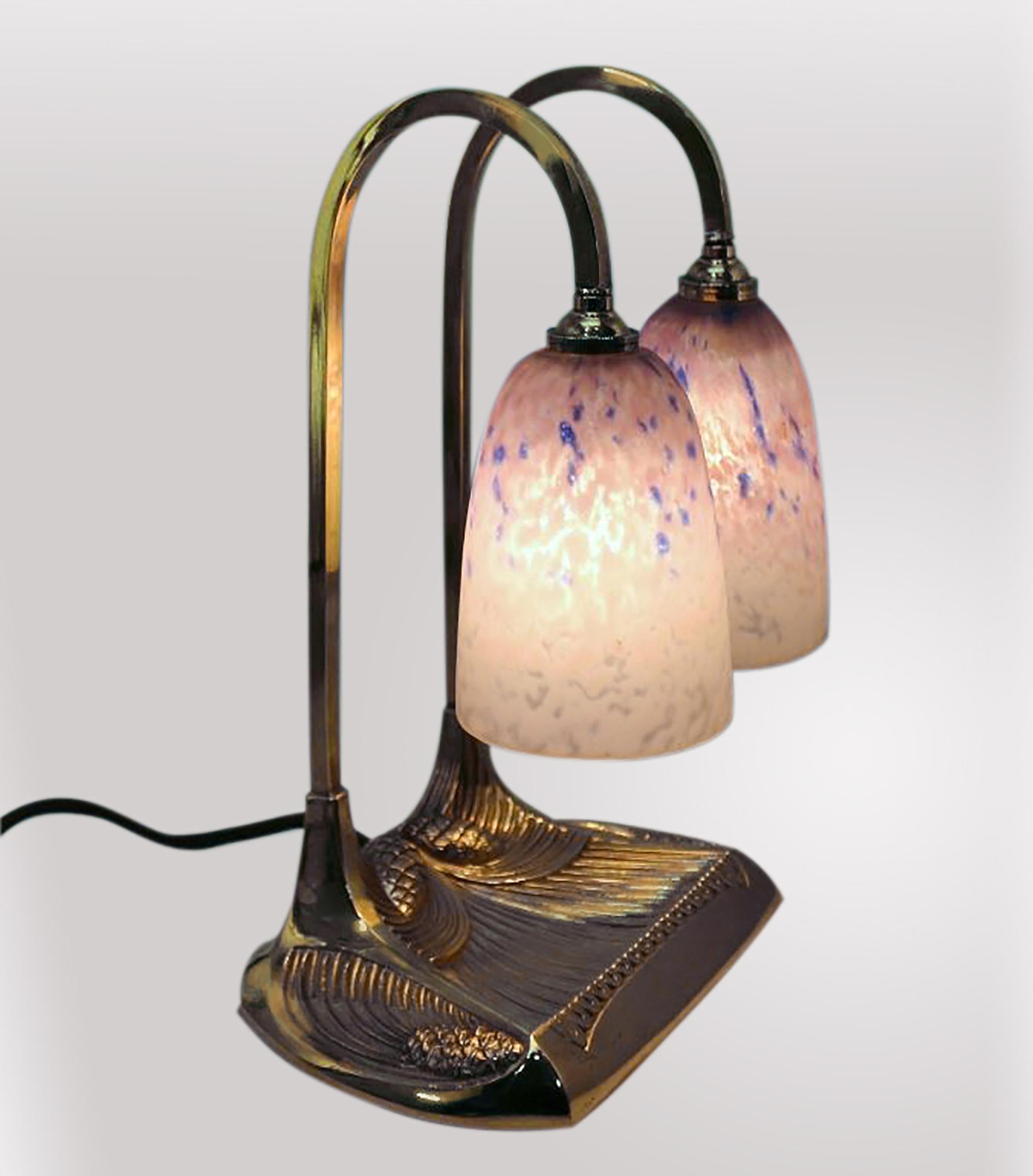 Art nouveau Lampe double Bousquet en bronze signée Schneider Pâte De Verre, 1910 en vente