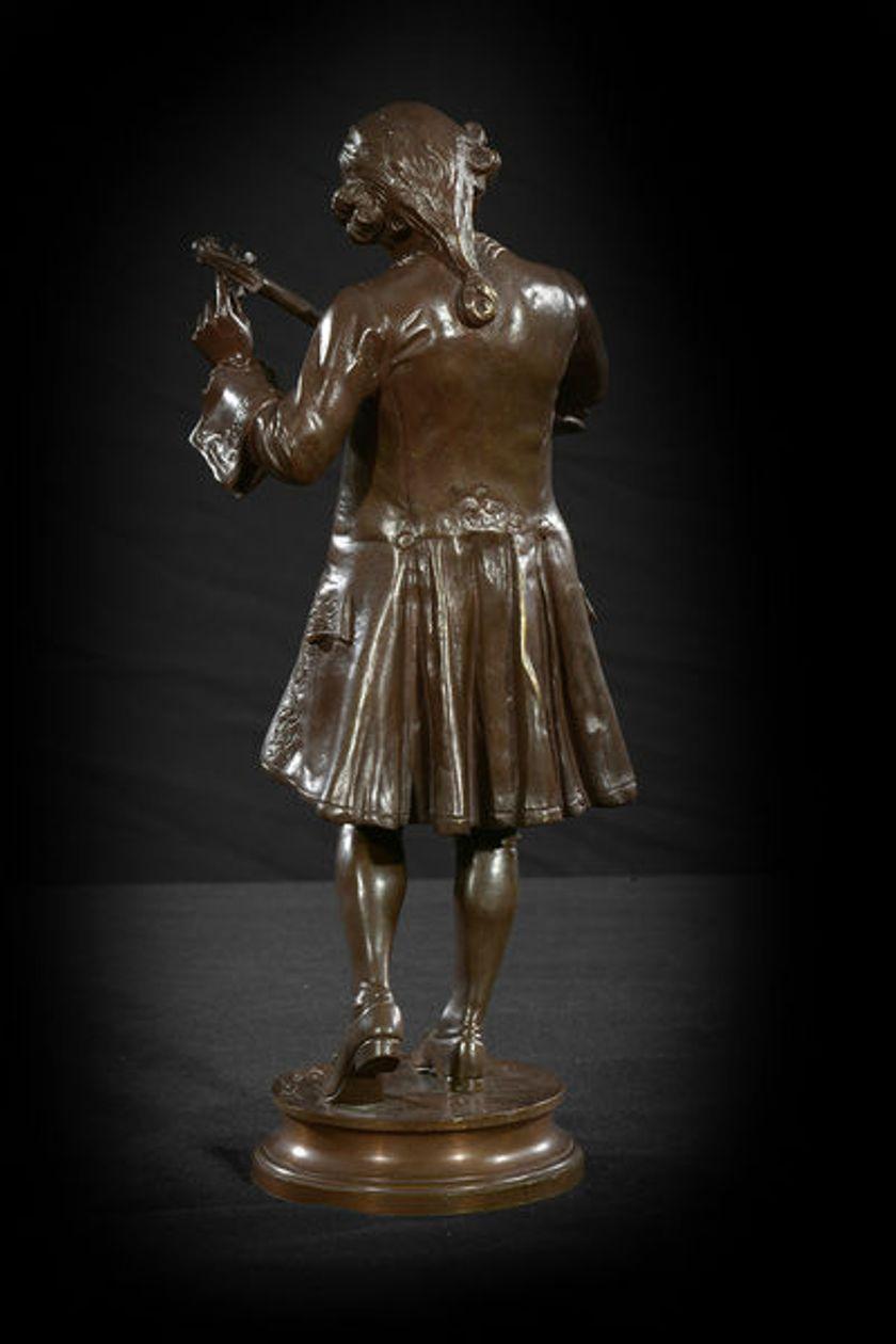 Signed Bronze Figure of a Young Mozart In Good Condition For Sale In Hemel Hempstead, Hertfordshire