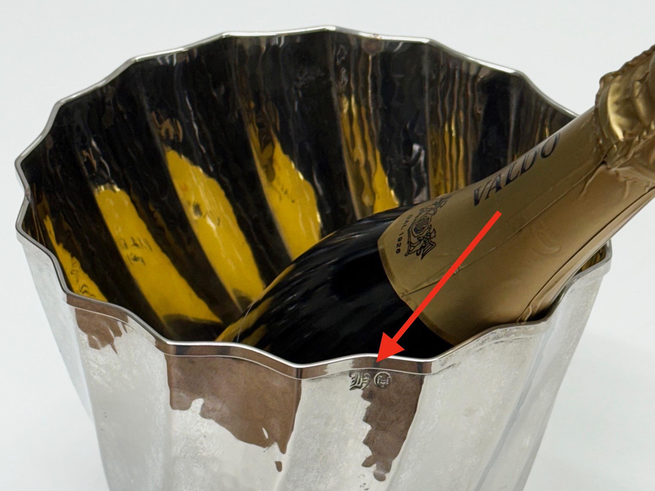 Signed Calegaro Ice Bucket in Hammered Silverplate, Italy 1970s For Sale 5