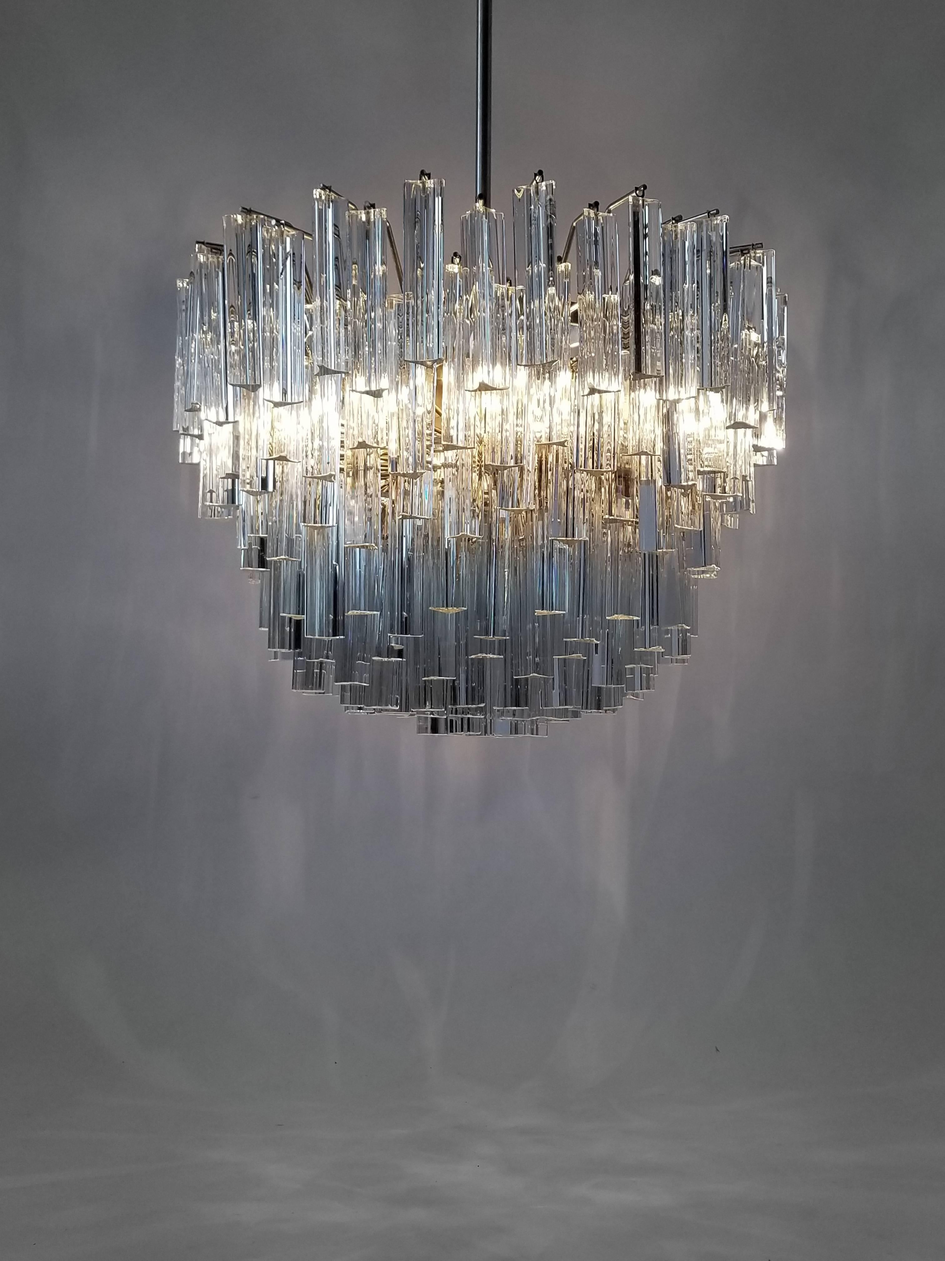 Mid-Century Modern Signed Camer Eight-Tier Glass Prism Chandelier, 1960s, Italia For Sale