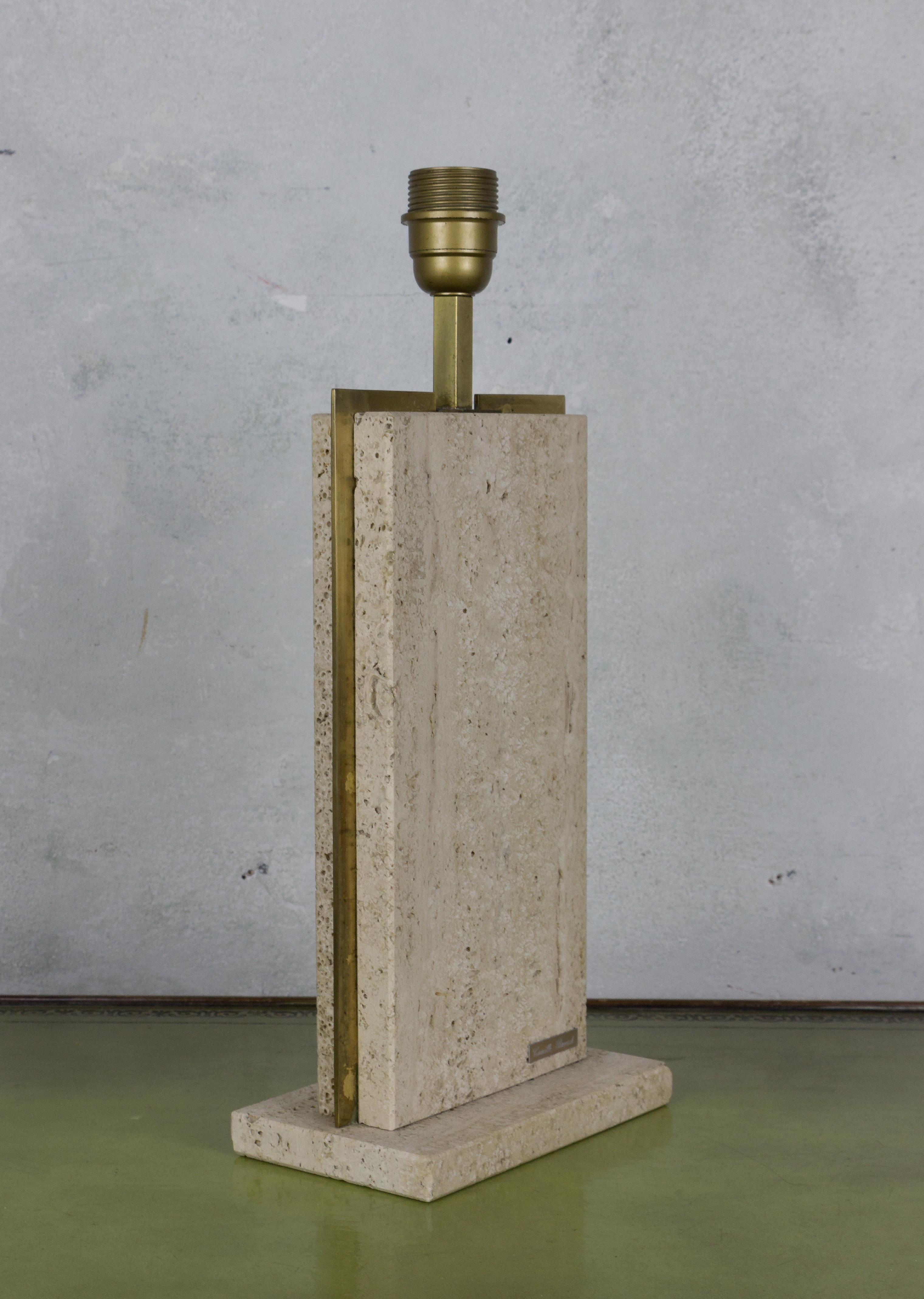 Lampe en travertin et laiton signée Camille Breesch 1970 Bon état - En vente à Buchanan, NY
