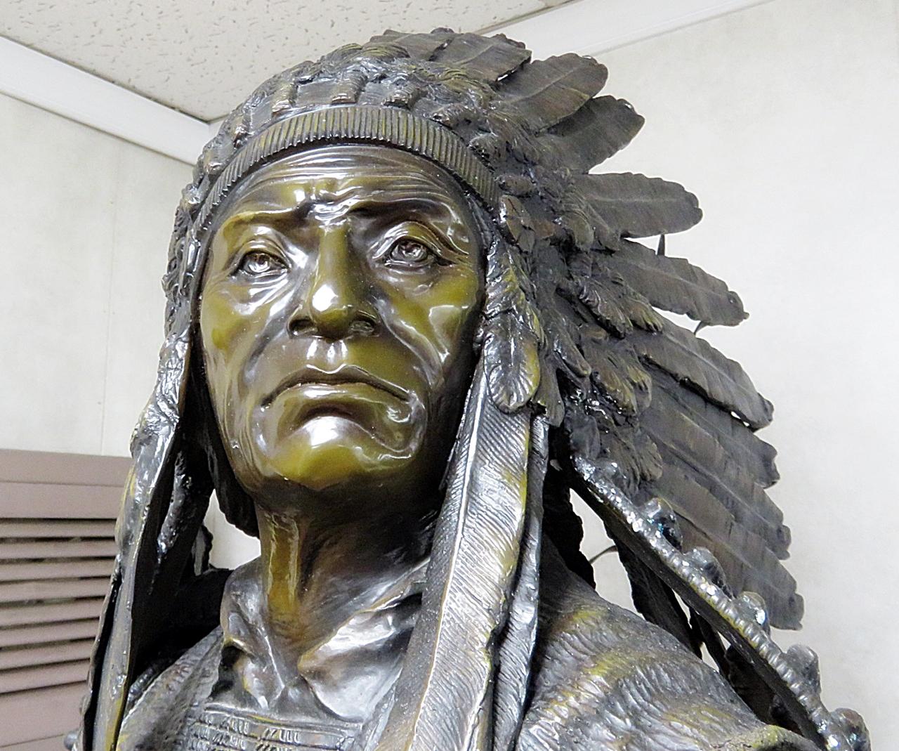 Signed Carl Kauba Bronze Indian Chief with Headress and Rifle Sculpture 5