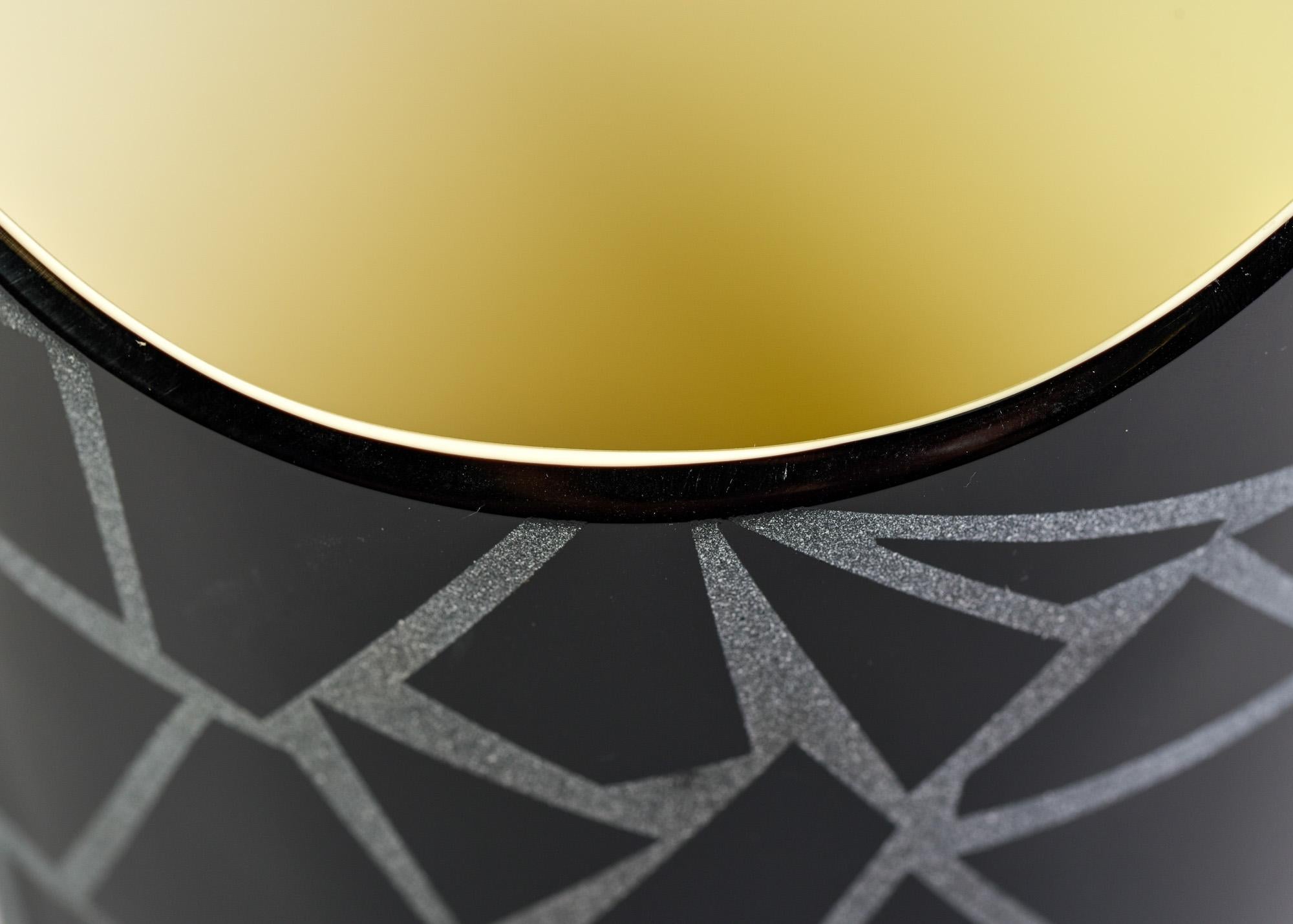 Signed Carlo Moretti Murano Glass Black Vase with Etching + Cream Interior in vendita 1