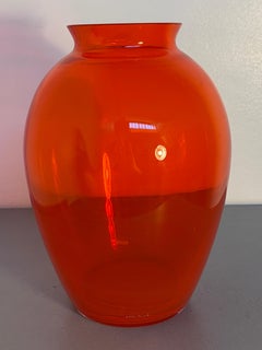 Signierte Vase aus Murano-Kunstglas von Carlo Moretti in Orange mit abgerundeter Form