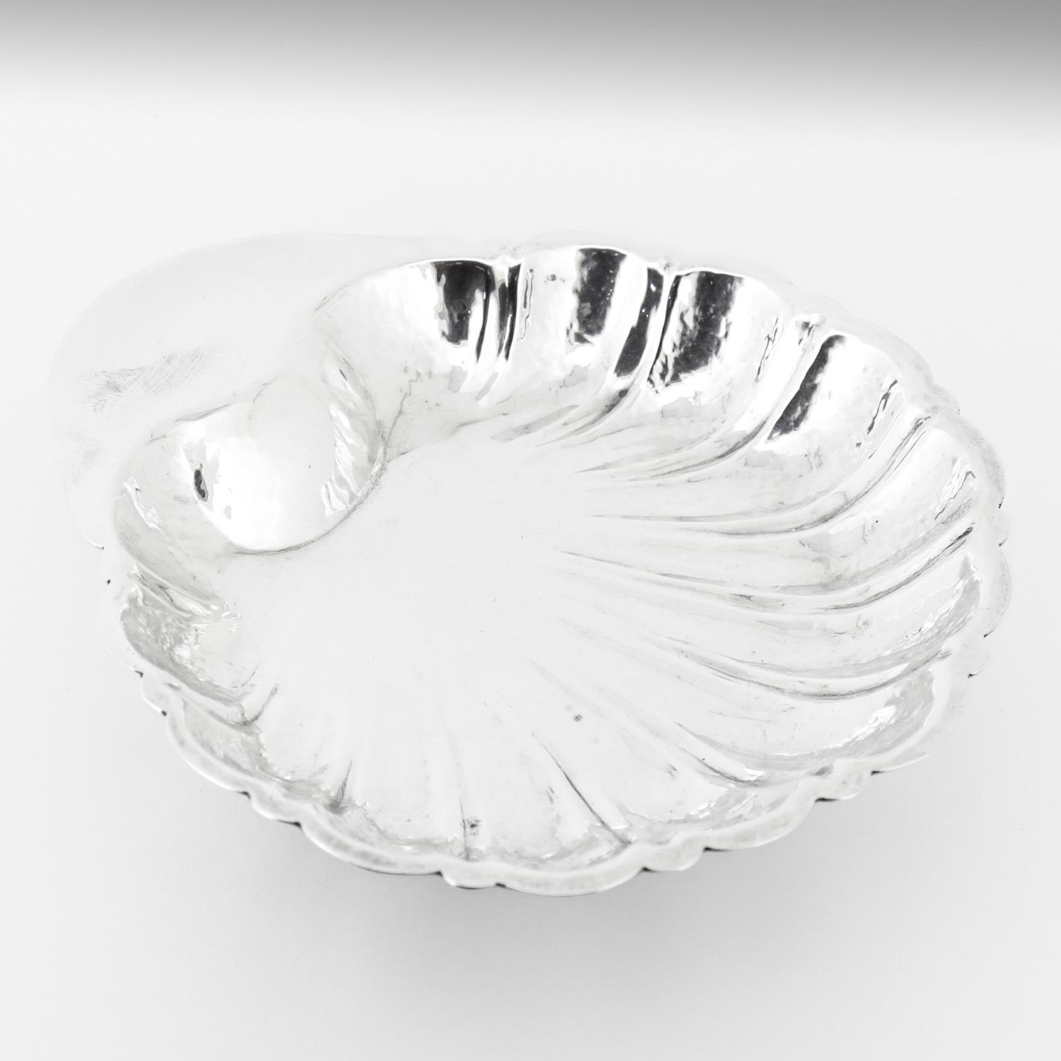 Signed Cartier Hand-Hammered Sterling Silver Shell Shaped Bowl or Vide Poche 3