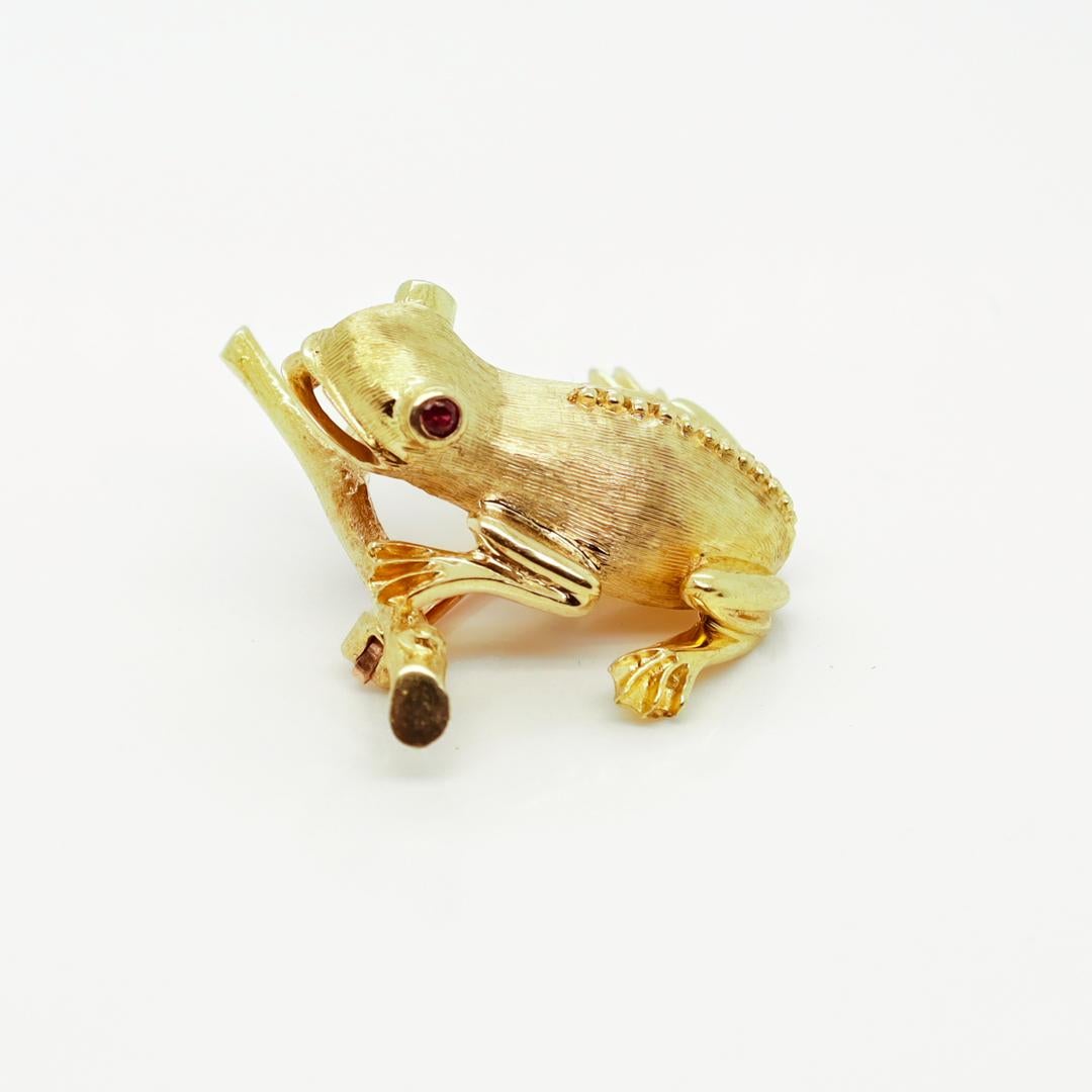 Signed Cartier Mid-Century 14K Gold Tree Frog Brooch or Pin For Sale 1