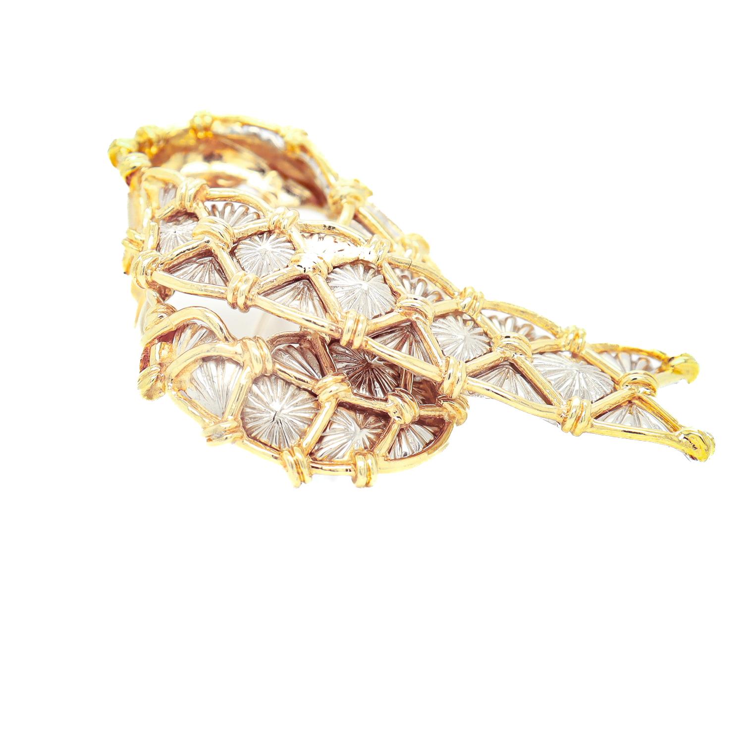 Broche de cinta bicolor de oro amarillo y blanco de 18 quilates firmado Cartier Mid-Century Modern en venta 6