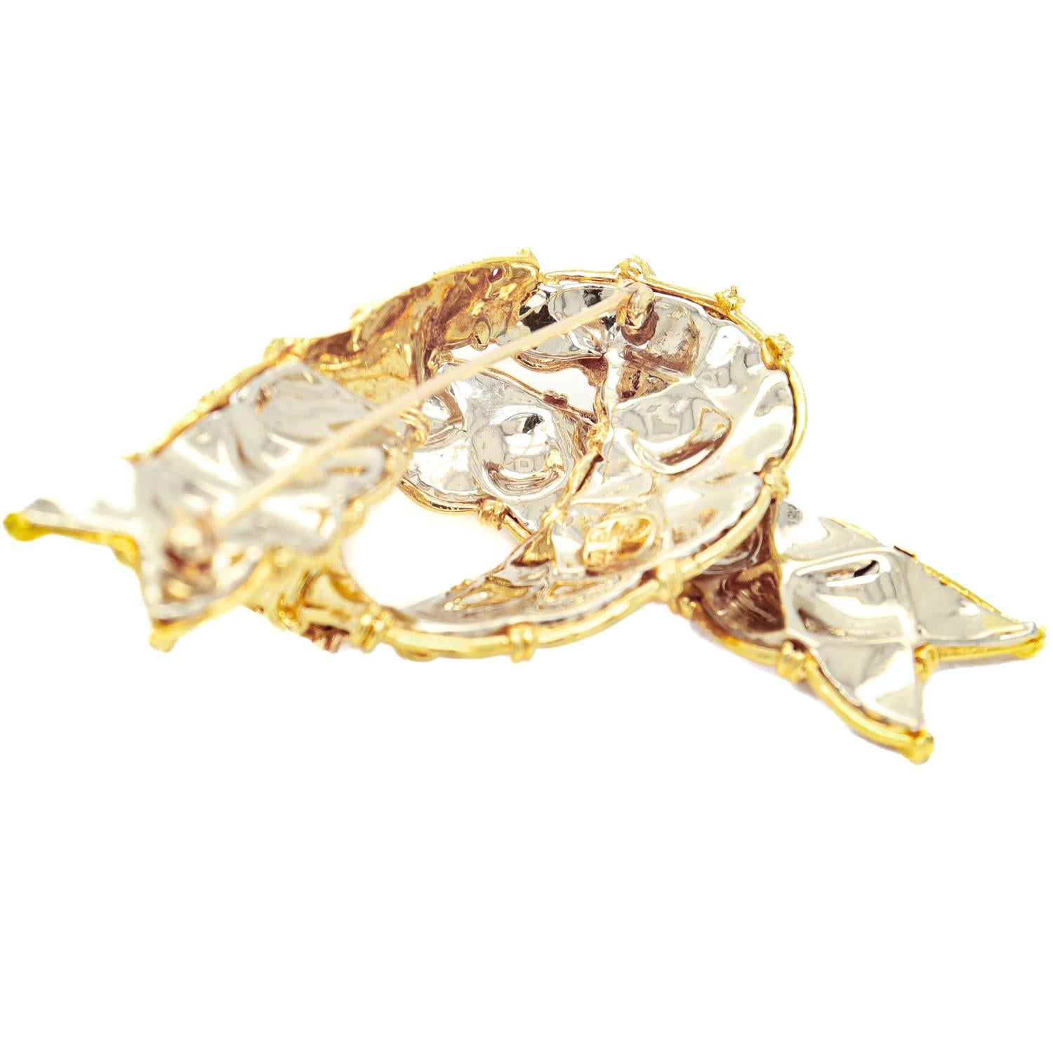 Broche de cinta bicolor de oro amarillo y blanco de 18 quilates firmado Cartier Mid-Century Modern en venta 8