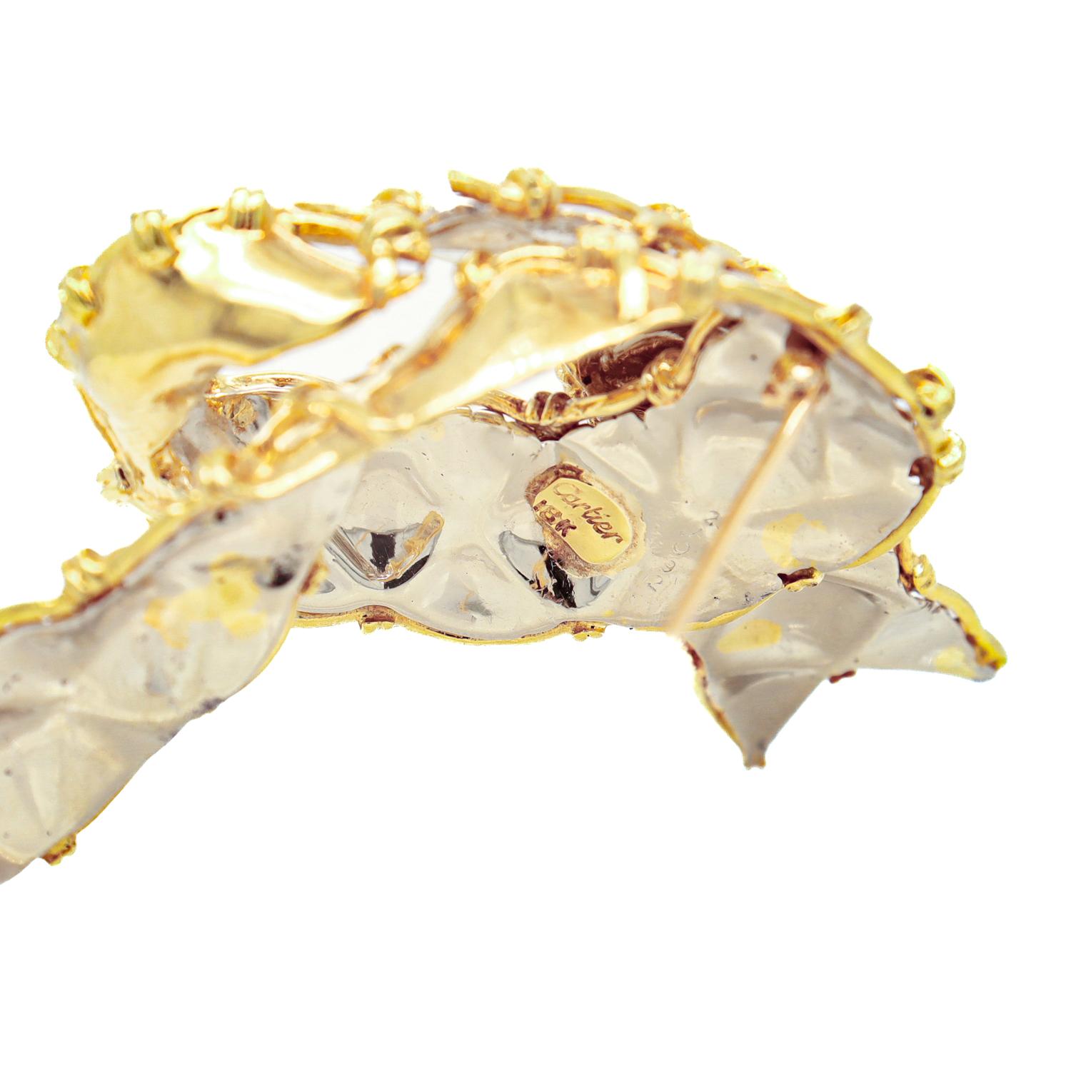 Broche de cinta bicolor de oro amarillo y blanco de 18 quilates firmado Cartier Mid-Century Modern en venta 10