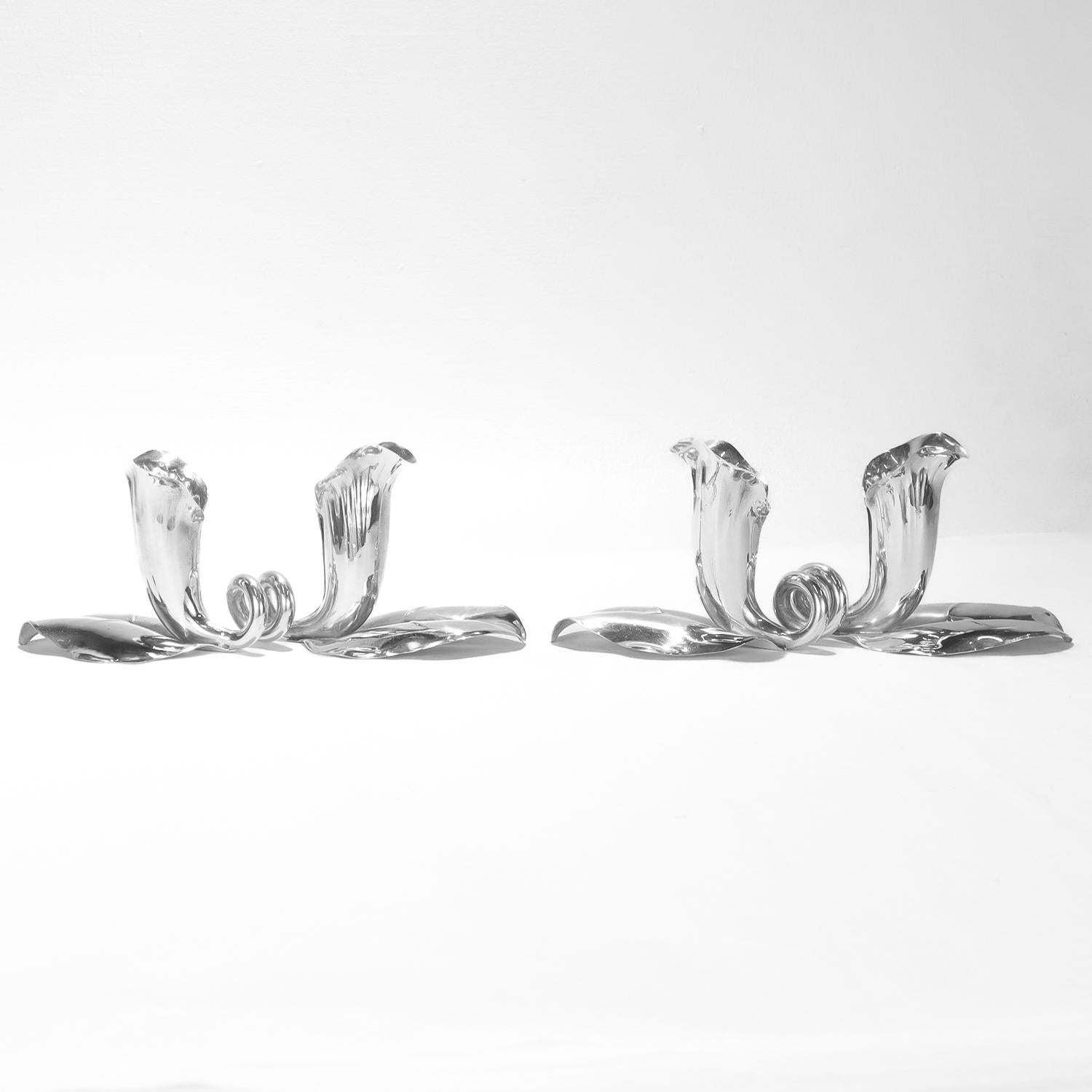 Candelieri a fiore firmati Cartier in argento sterling della metà del secolo, di stile modernista In condizioni buone in vendita a Philadelphia, PA