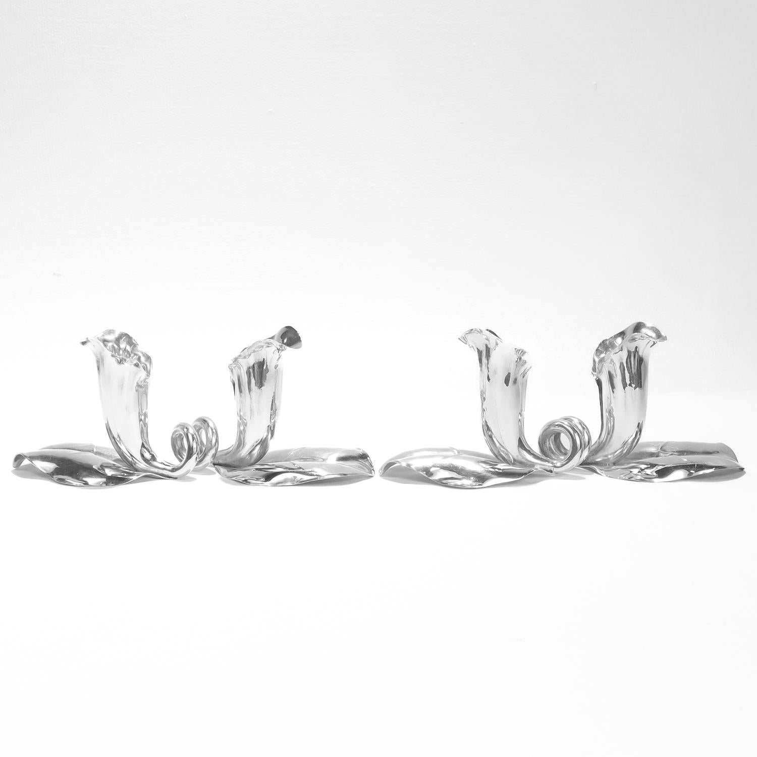 Argento Candelieri a fiore firmati Cartier in argento sterling della metà del secolo, di stile modernista in vendita