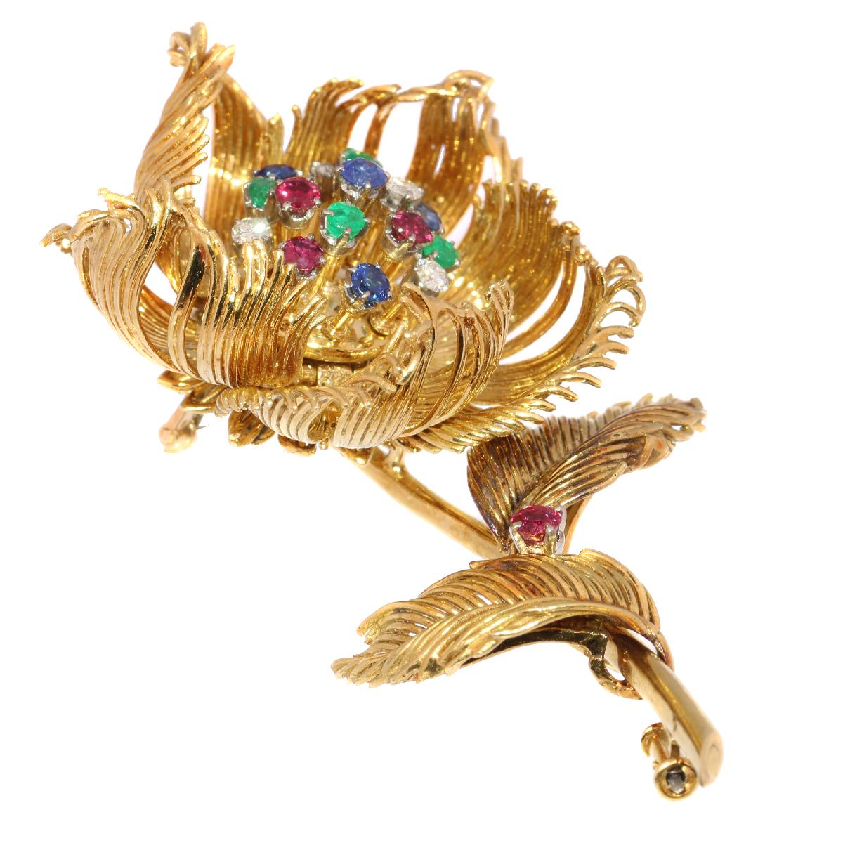 Signed Cartier Vintage Trembleuse Brooch Moveable Flower That Opens or Closes In Excellent Condition For Sale In Antwerp, BE
