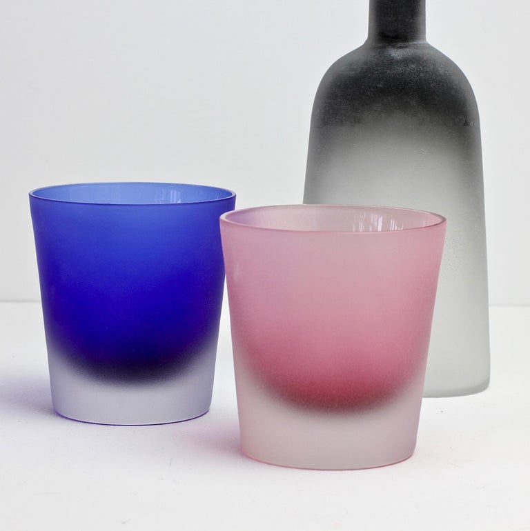 Signed Cenedese Frosted Glass Scavo His and Her's Pink & Blue Colored Glasses For Sale 2