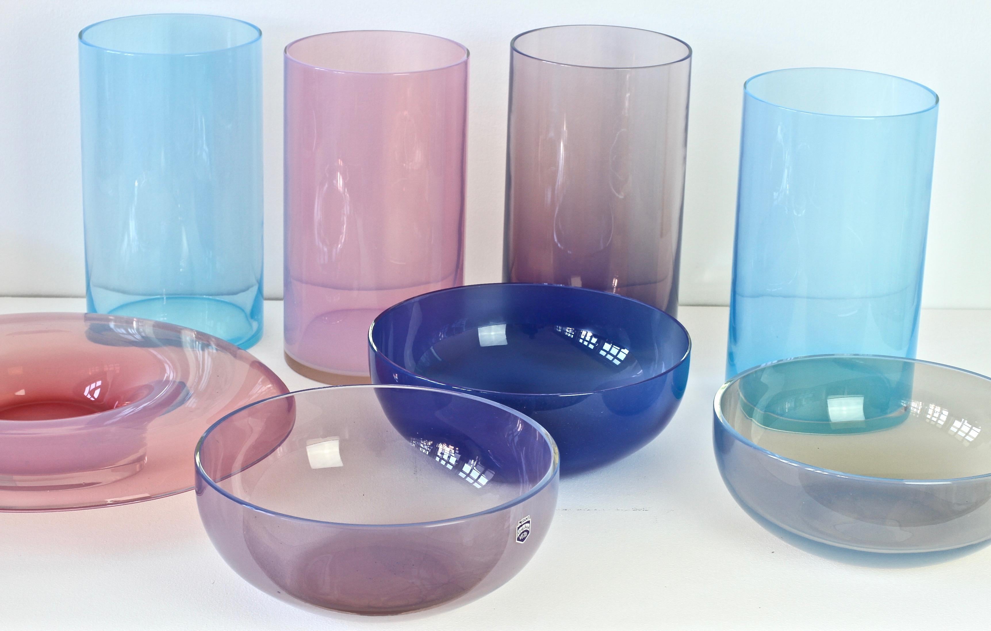 Signed Cenedese Murano Glass Set / Ensemble Vibrantly Coloured Glass Bowls Vases In Excellent Condition In Landau an der Isar, Bayern