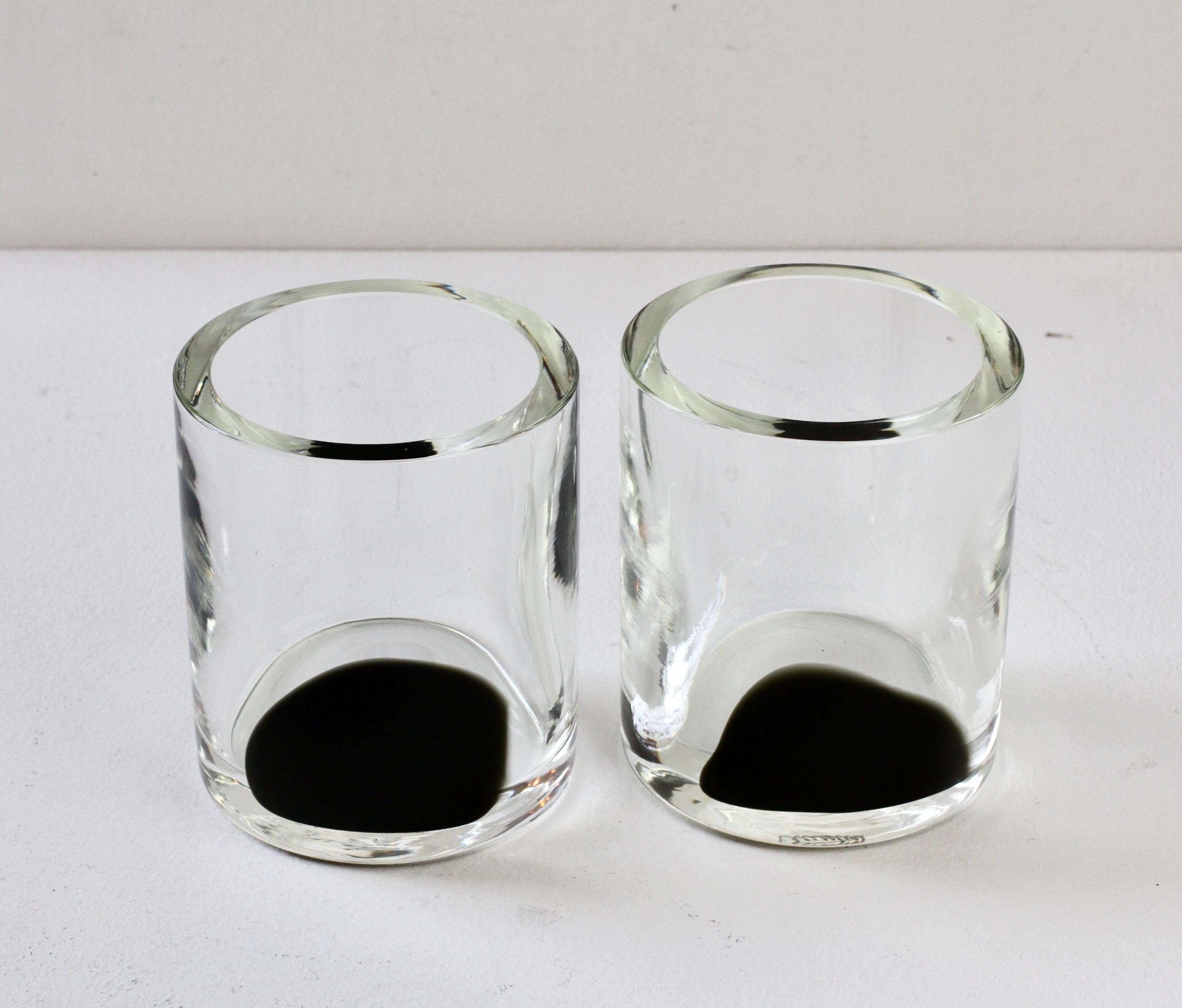 Paire de vases en verre de Murano noir et transparent signés Cenedese, datant du milieu du siècle dernier. en vente 6