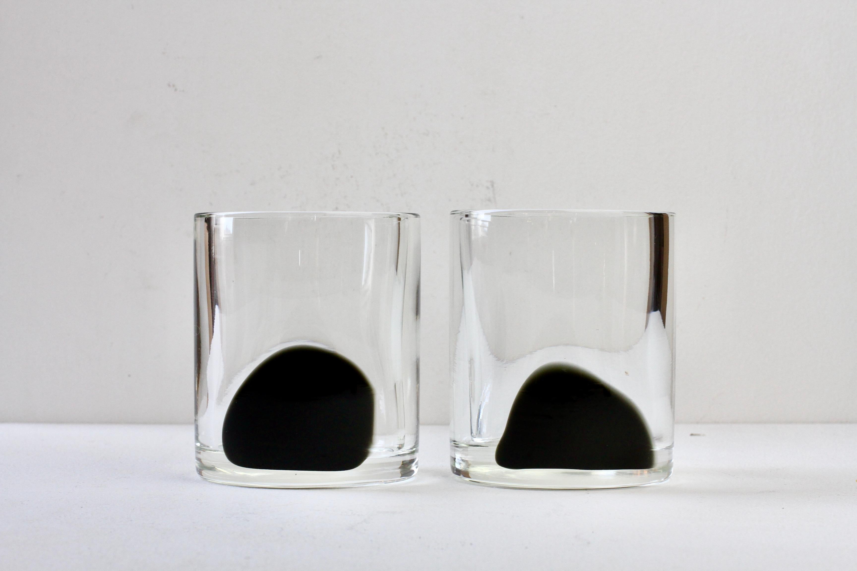 Paire de vases en verre de Murano noir et transparent signés Cenedese, datant du milieu du siècle dernier. en vente 2