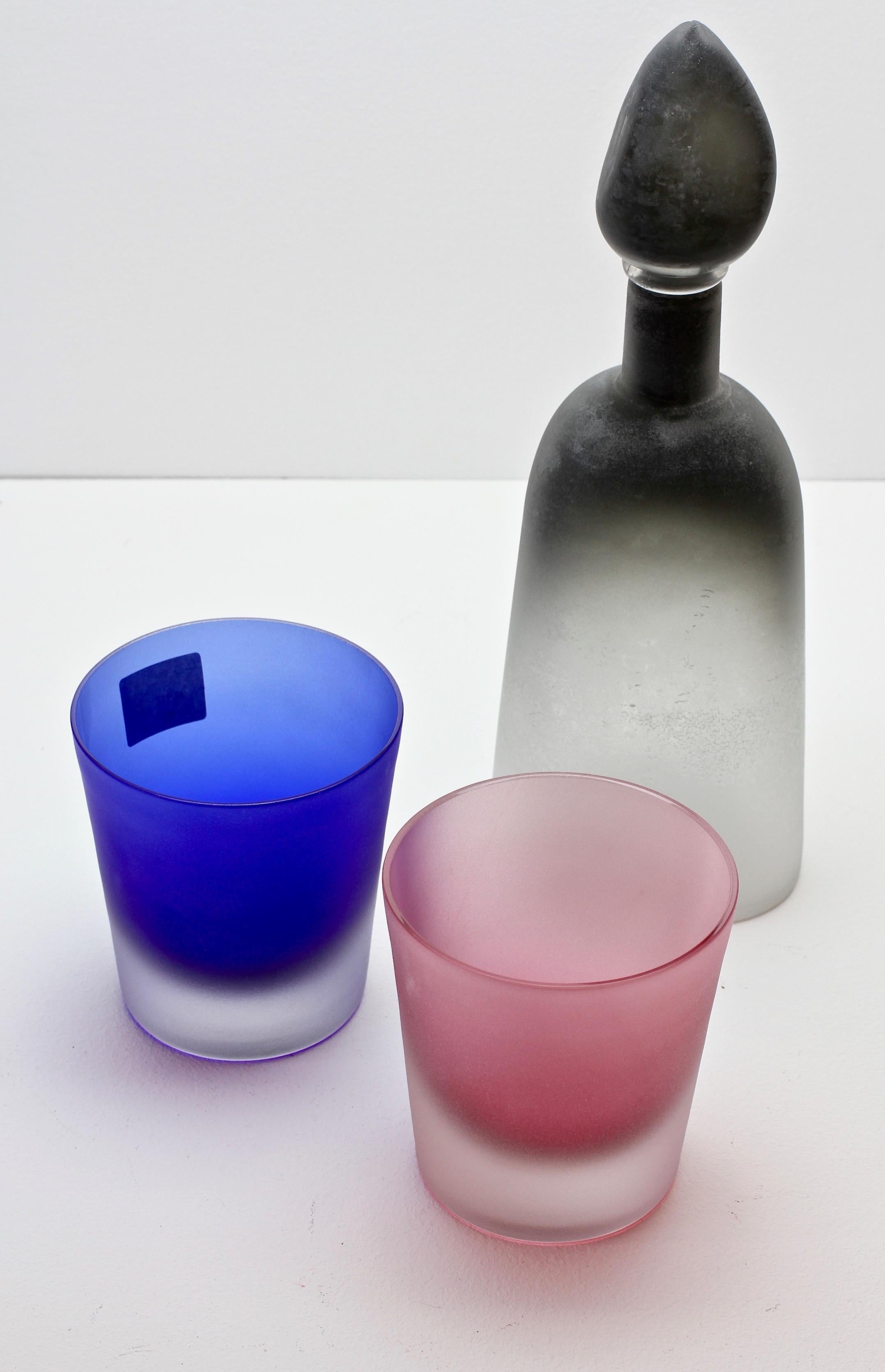Late 20th Century Signed Cenedese Scavo Bottle or Flask with His and Her's Frosted Colored Glasses