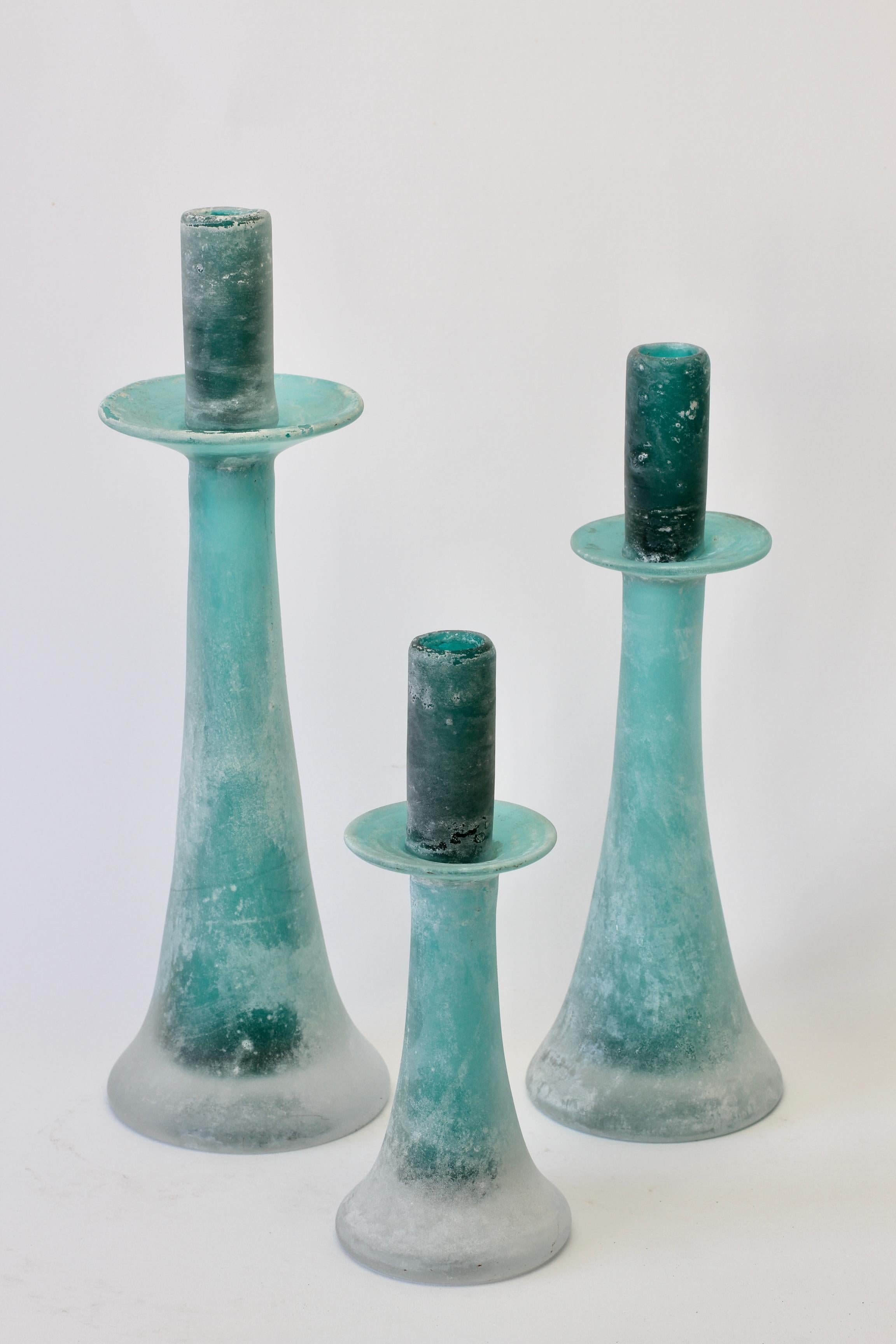 Signed Cenedese Tall Trio / Set of Turquoise Murano Glass Candlestick Holders In Fair Condition For Sale In Landau an der Isar, Bayern