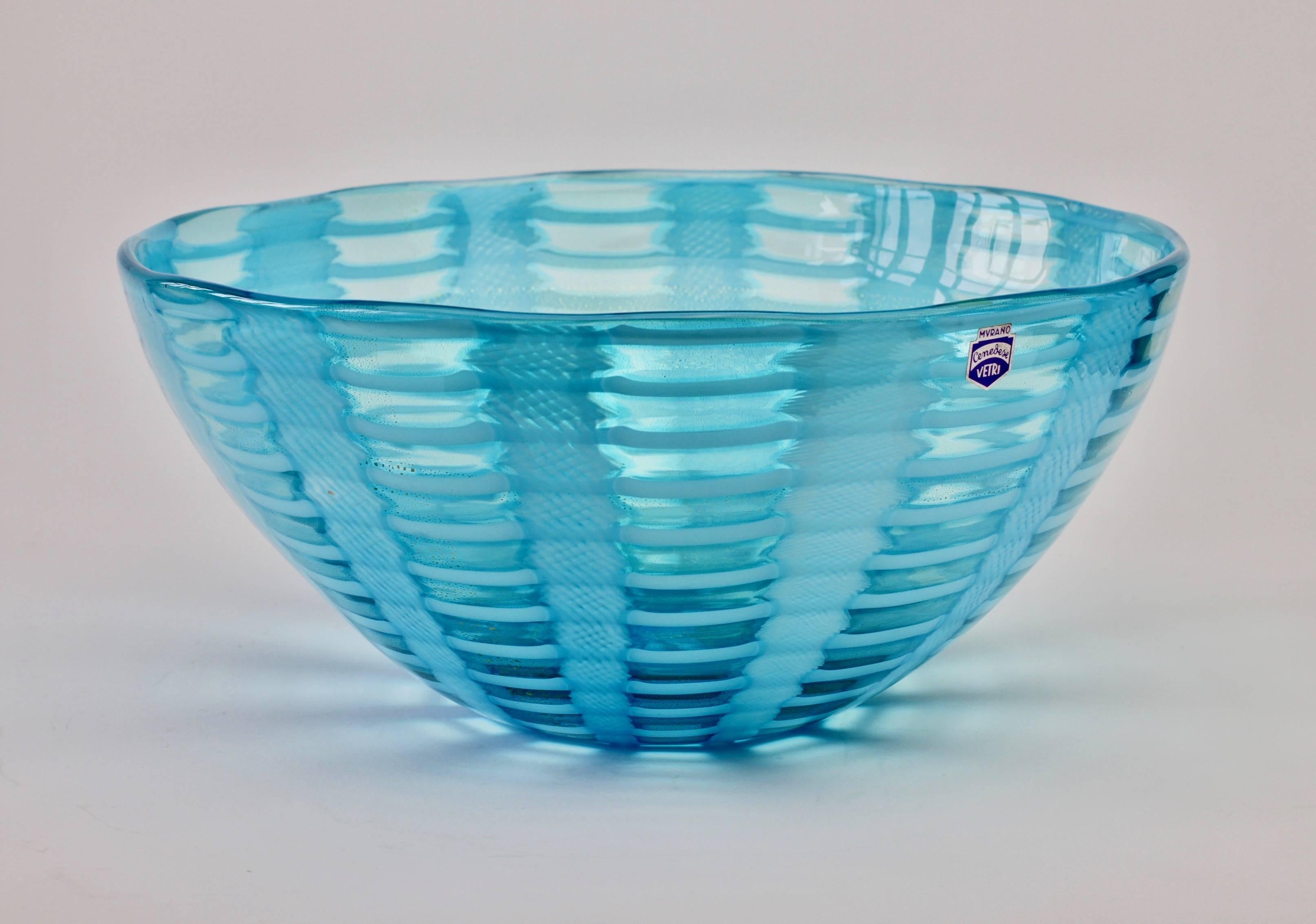 Große signierte blaue Cenedese 'Tessuti' Murano-Kunstglasschale, um 2000 im Angebot 1