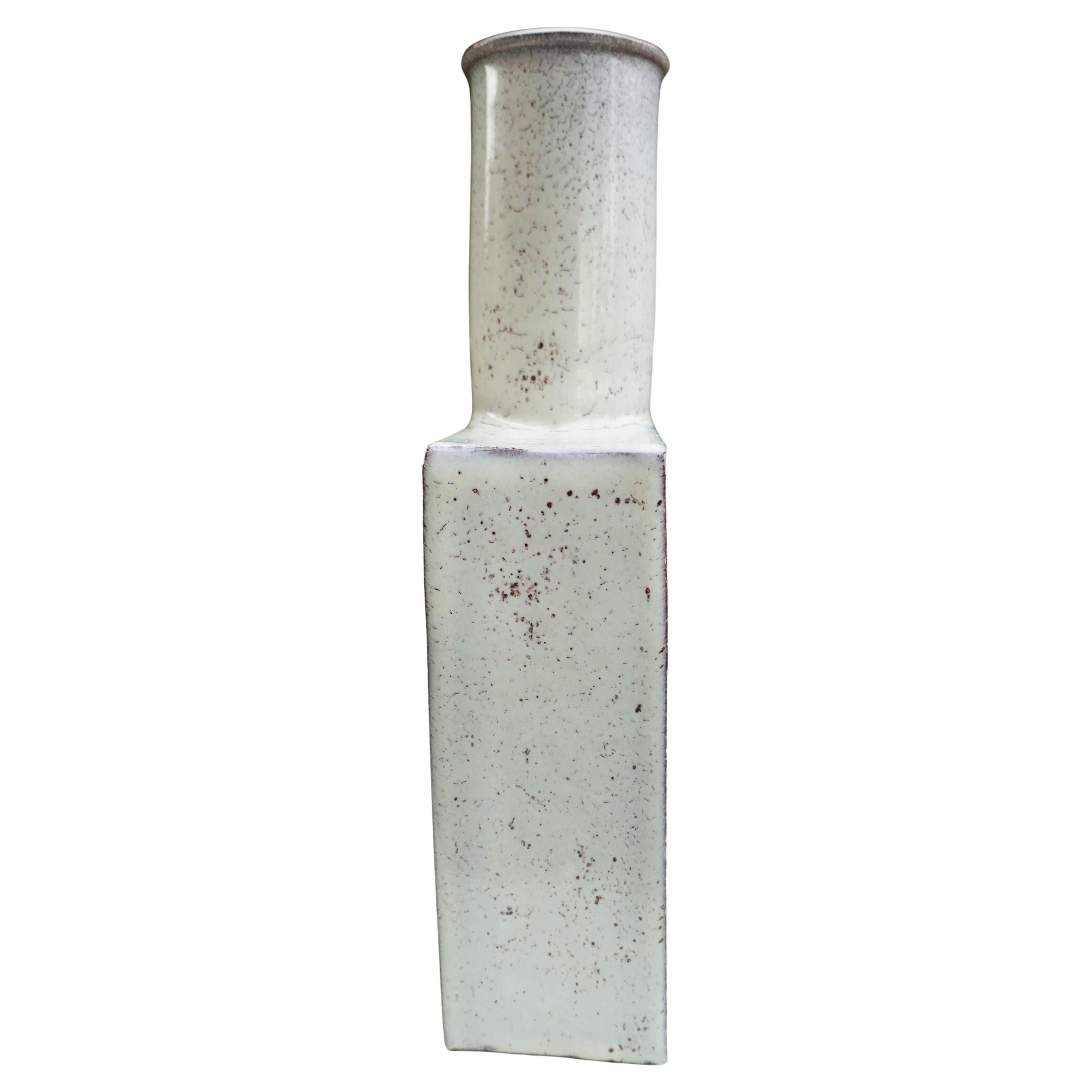 Signierte Keramikvase (Mid-20th Century) im Angebot