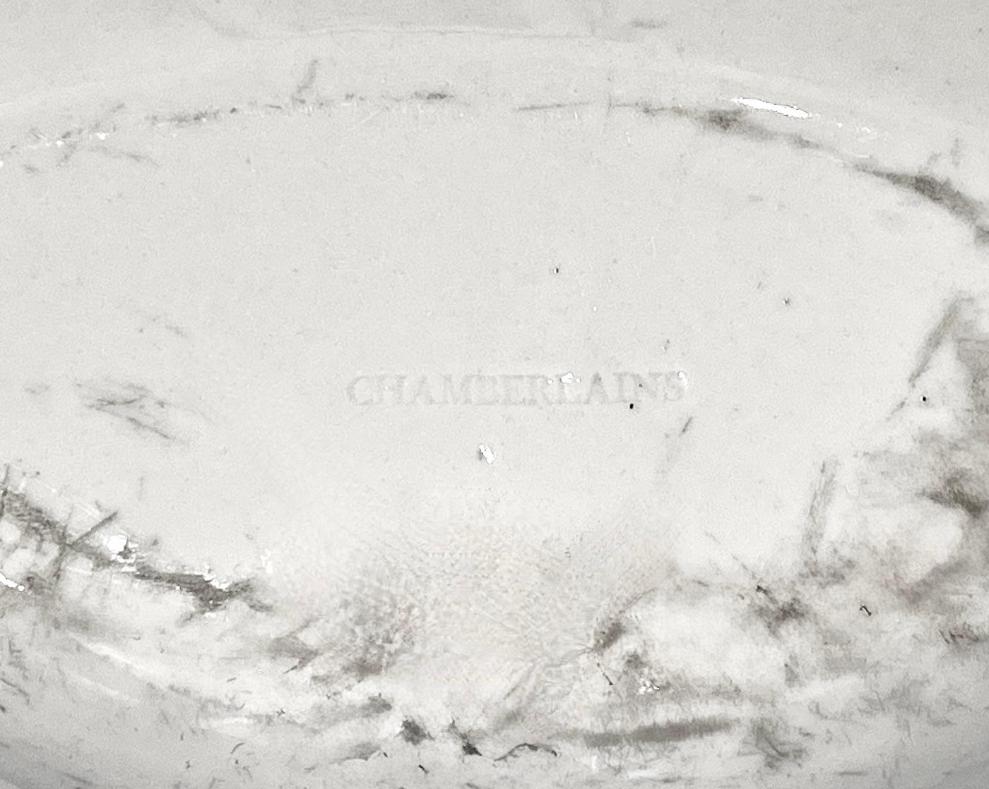 Puits et arbre en faïence de Chamberlains signé  Plat en vente 1