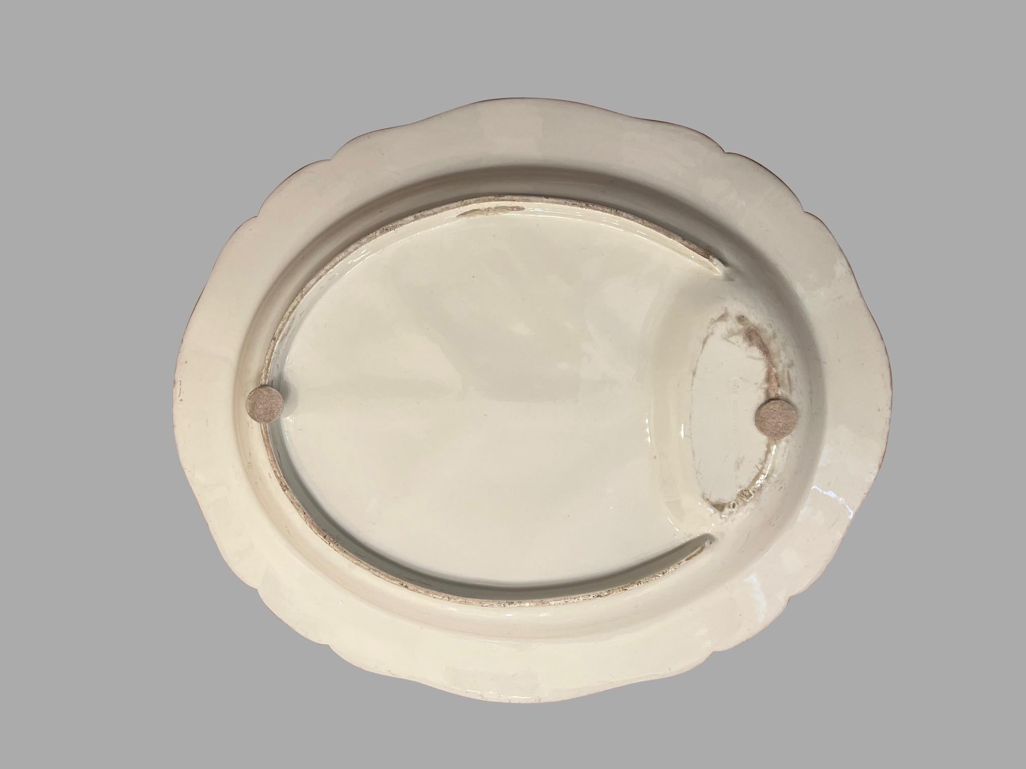 Poterie Puits et arbre en faïence de Chamberlains signé  Plat en vente