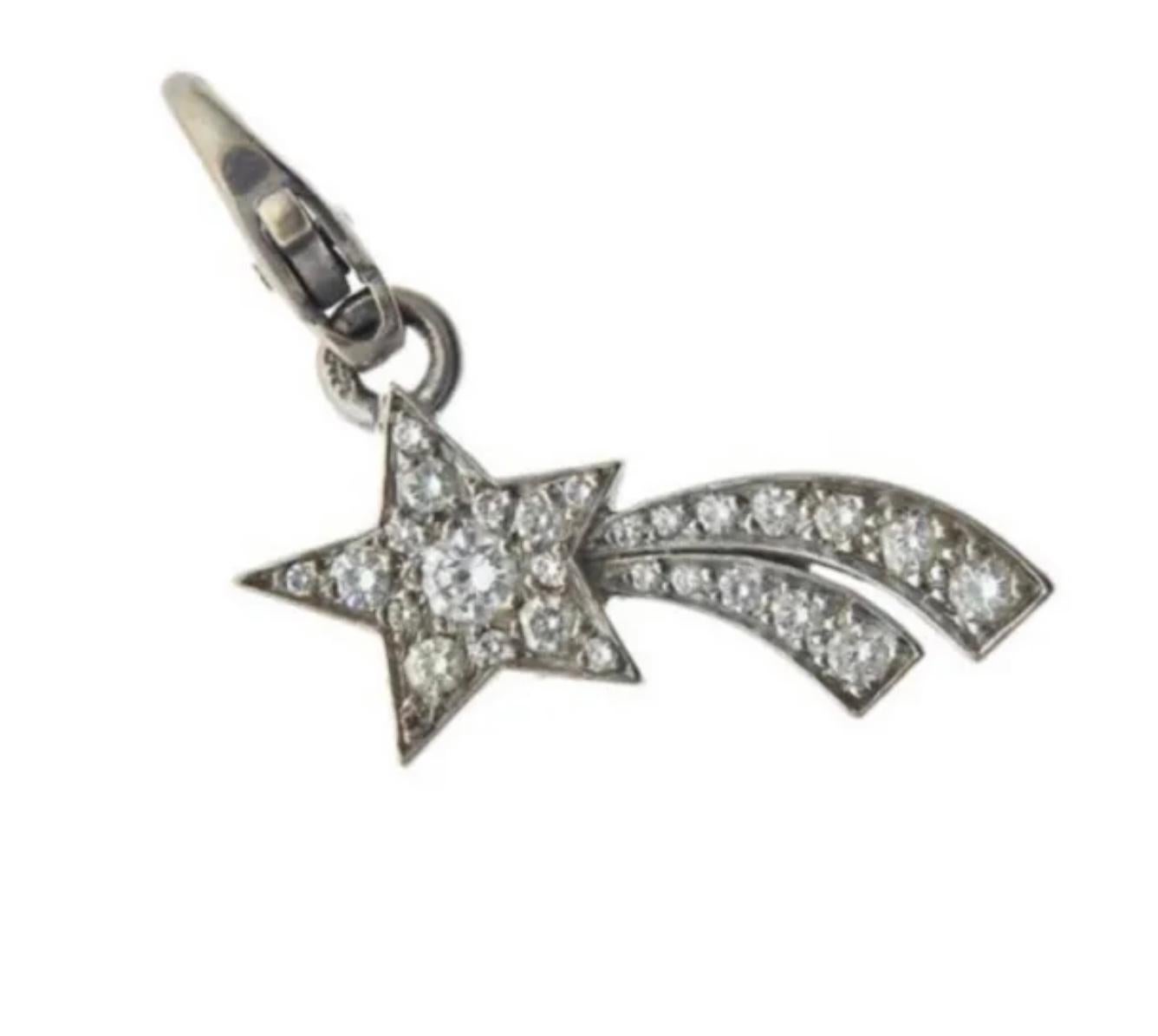 Signierter Chanel Comete Stern-Charm-Anhänger 18k Gold .22 Ctw Diamanten mit Serial No (Rundschliff) im Angebot