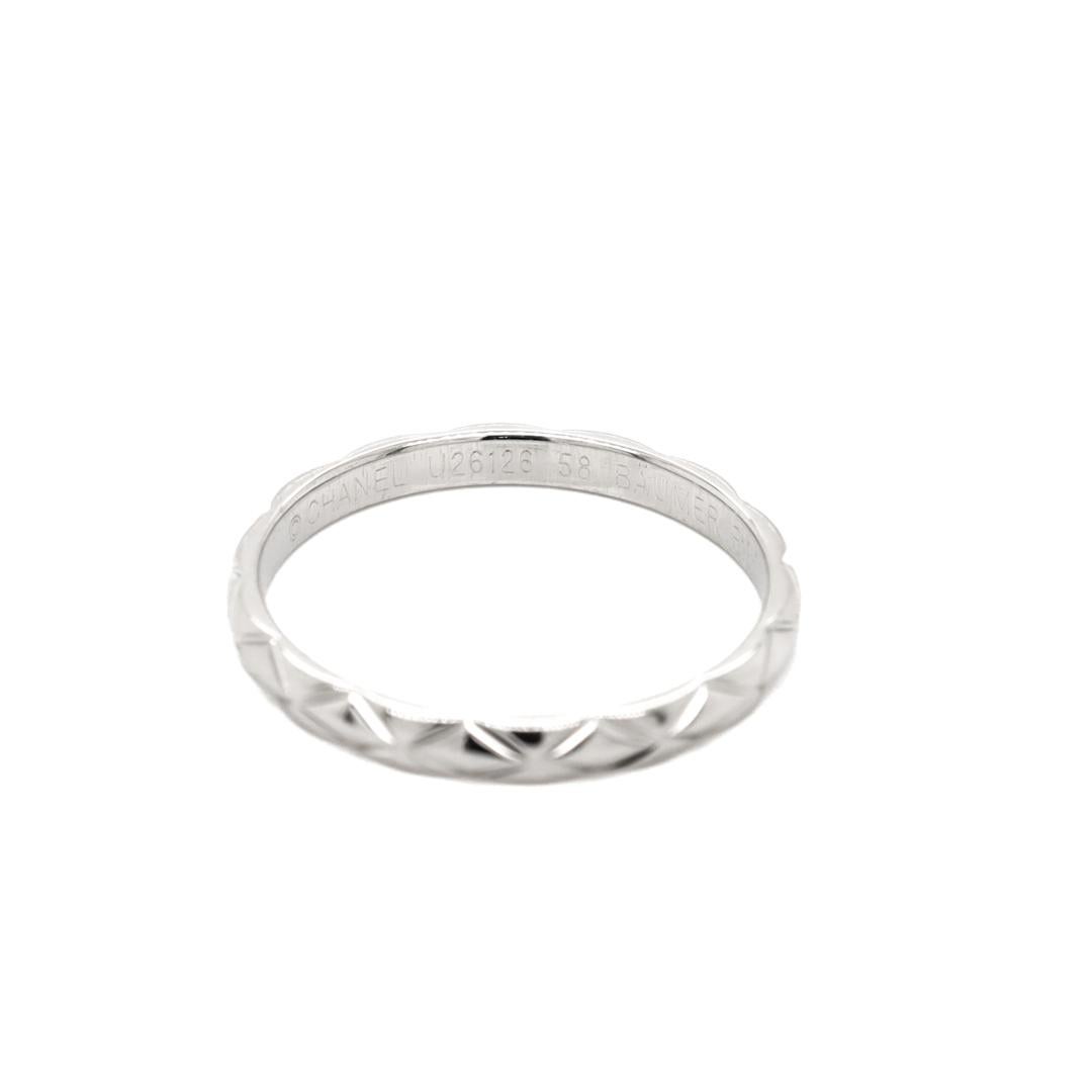 Signed Chanel Platinum Matalasse Quilt Thin Band Ring by Lorenz Bäumer For Sale 2