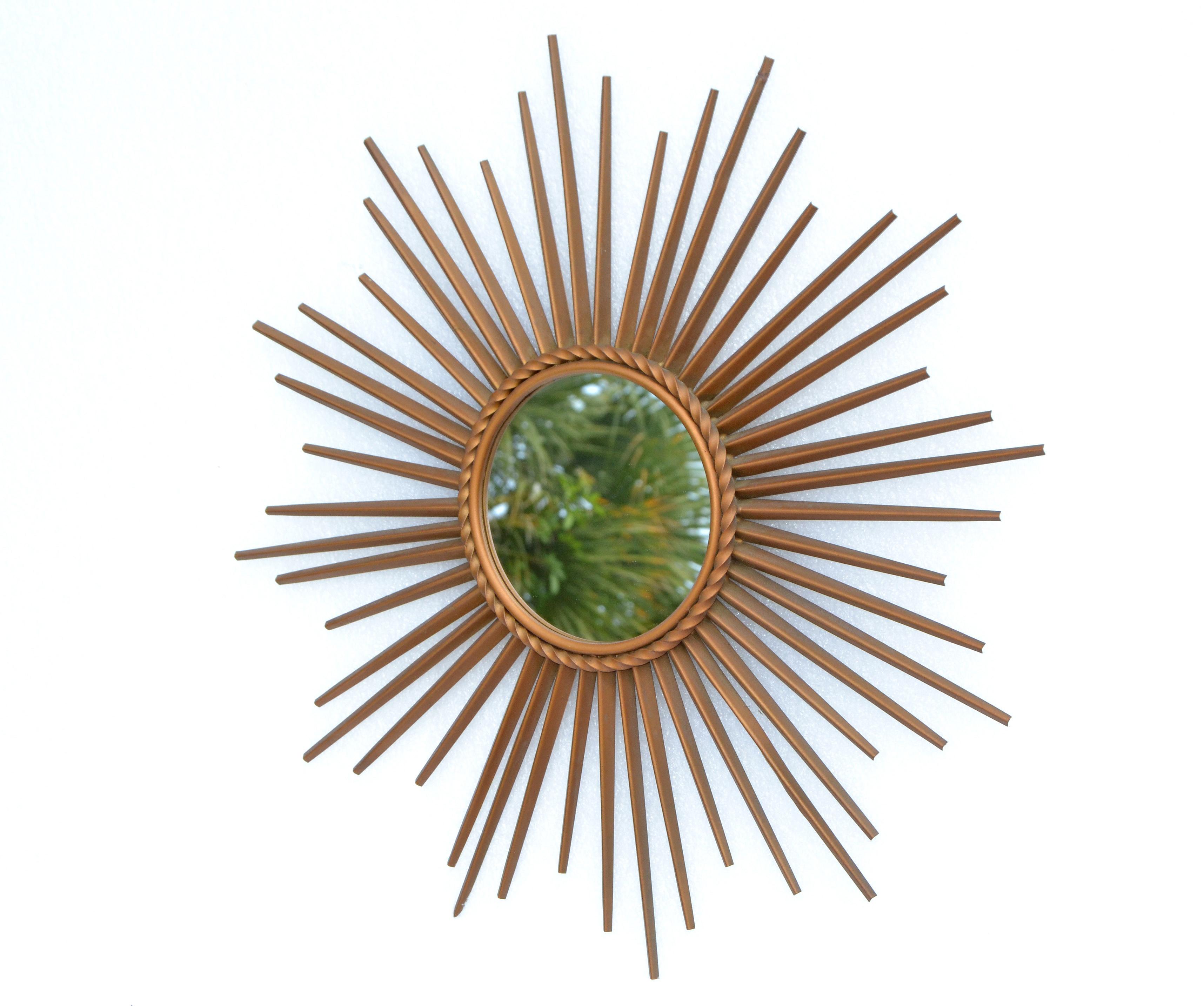 Mid-Century Modern Miroir mural Sunburst en fer, finition dorée, signé Chaty Vallauris France, 1970 en vente