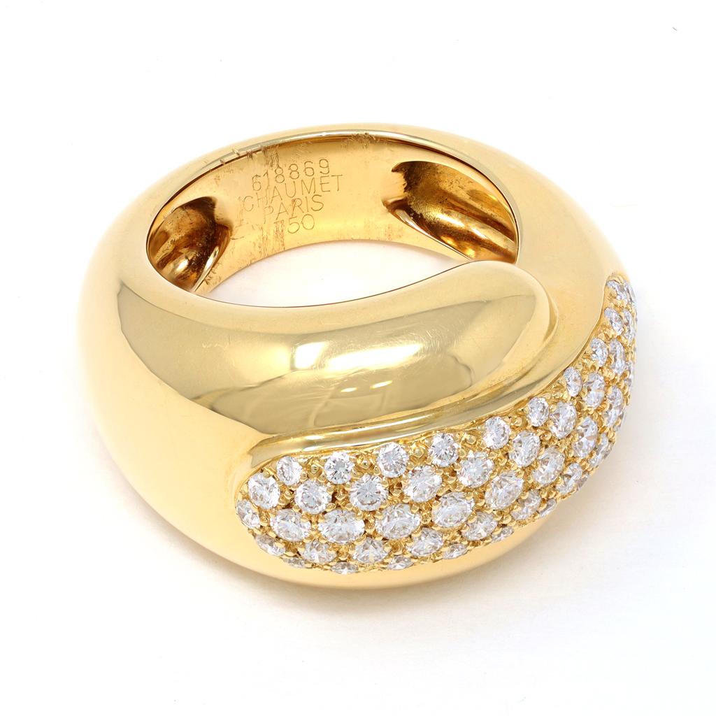Modern Chaumet 18 Karat Yellow Gold Diamond Ring