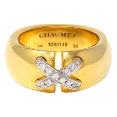 Signed Chaumet Paris 18 Karat Yellow Gold Diamond Ring