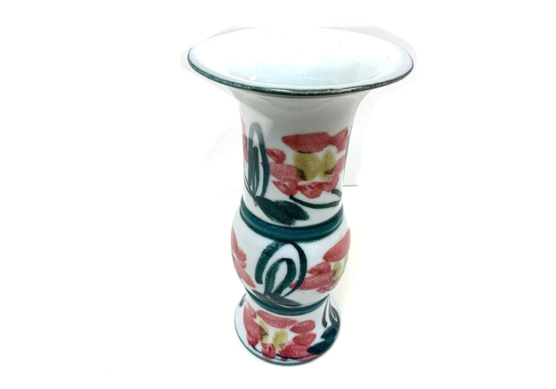 Chinois Vase chinois signé de forme 